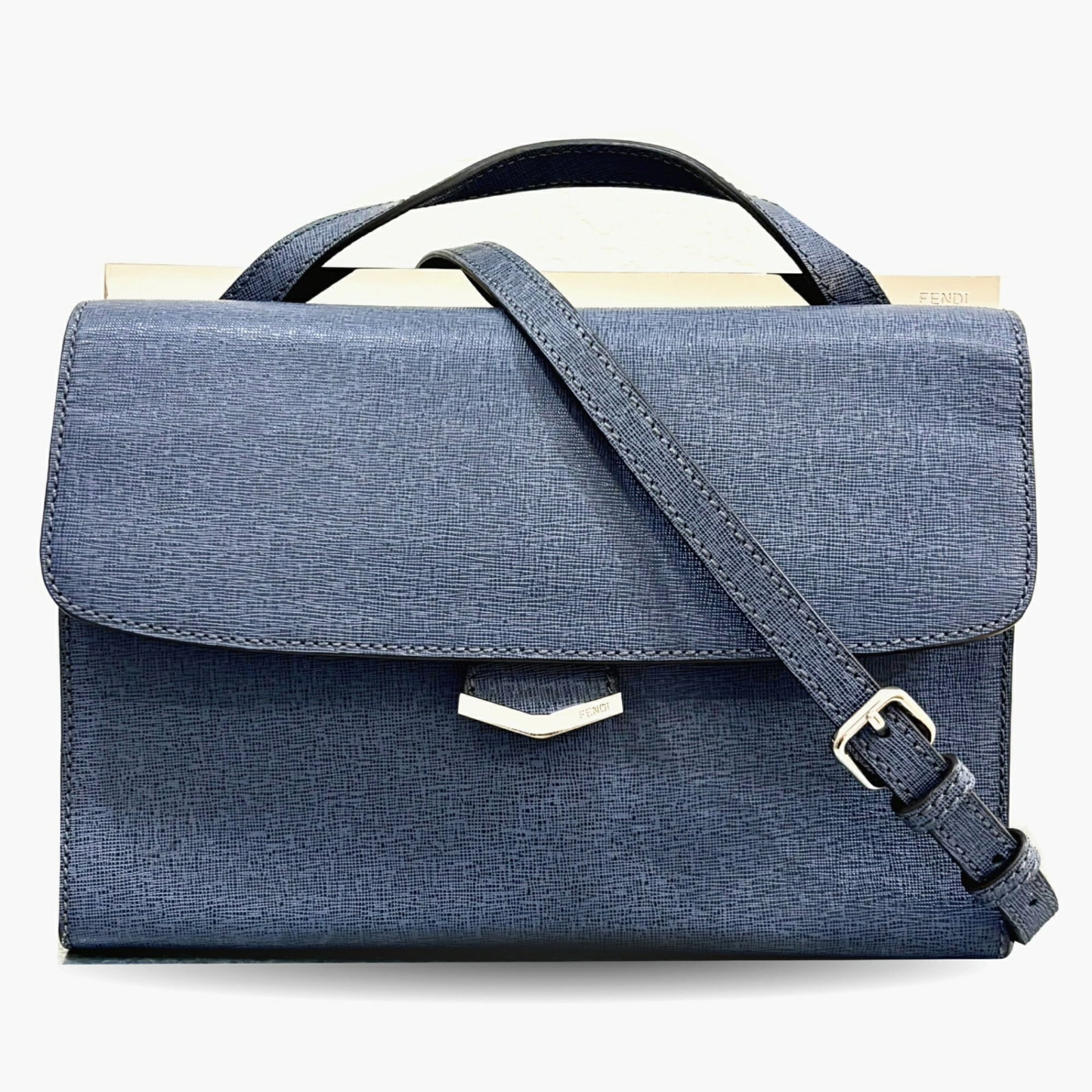Fendi Handbag Shoulder Bag Leather: Fendi Handbag Shoulder Bag Leather Navy Fendi Handbag Shoulder Bag Leather, 19.5cm x 26cm x 10cm, features high-quality leather with traces of usage and minor scratches. The bag's classic design