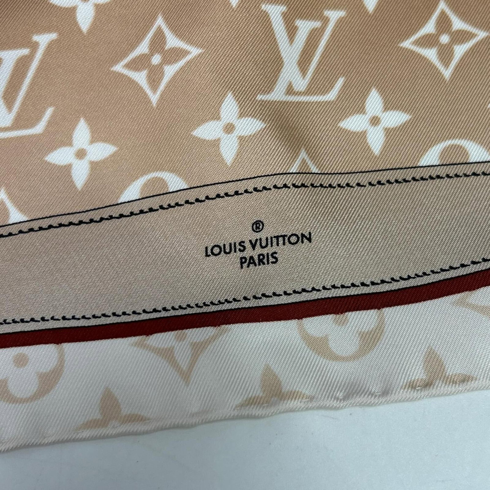 Silk Louis Vuitton Scarf - 5