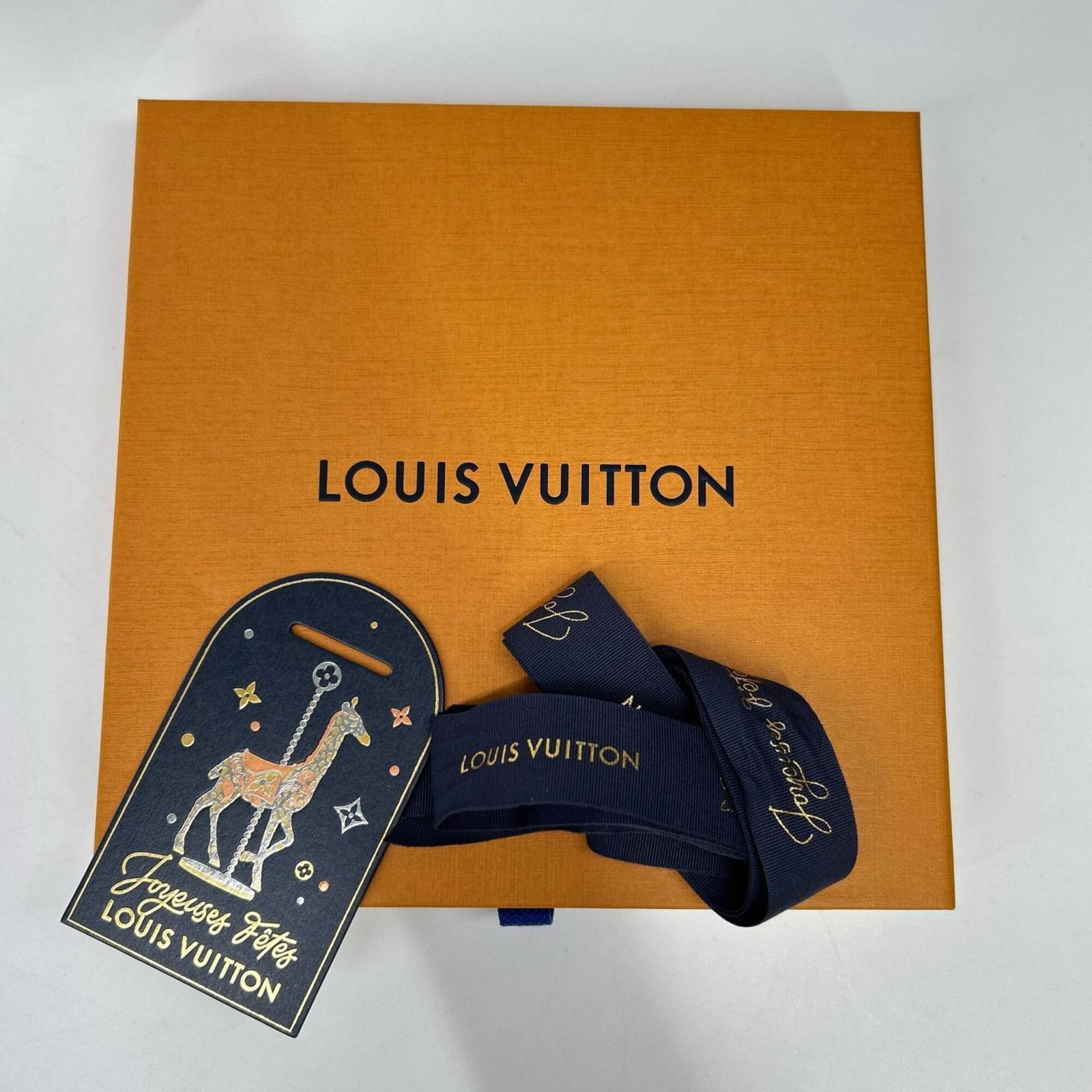 Silk Louis Vuitton Scarf - 8