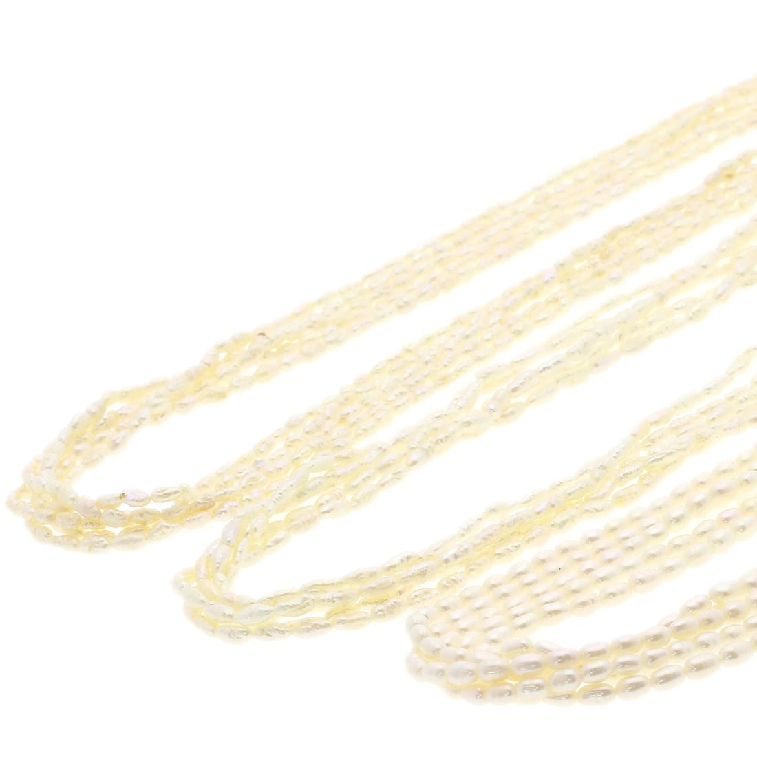 Freshwater Pearl Set Of 3 Necklace Silver 111.5G: Freshwater Pearl Set Of 3 Necklace Silver 111.5G This freshwater pearl set is crafted from sterling silver, featuring three white pearls on a delicate chain. The necklace measures 16.9 inches in