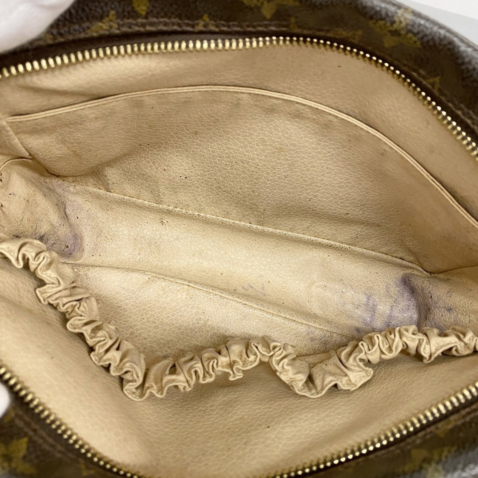 Louis Vuitton Pouch - 4