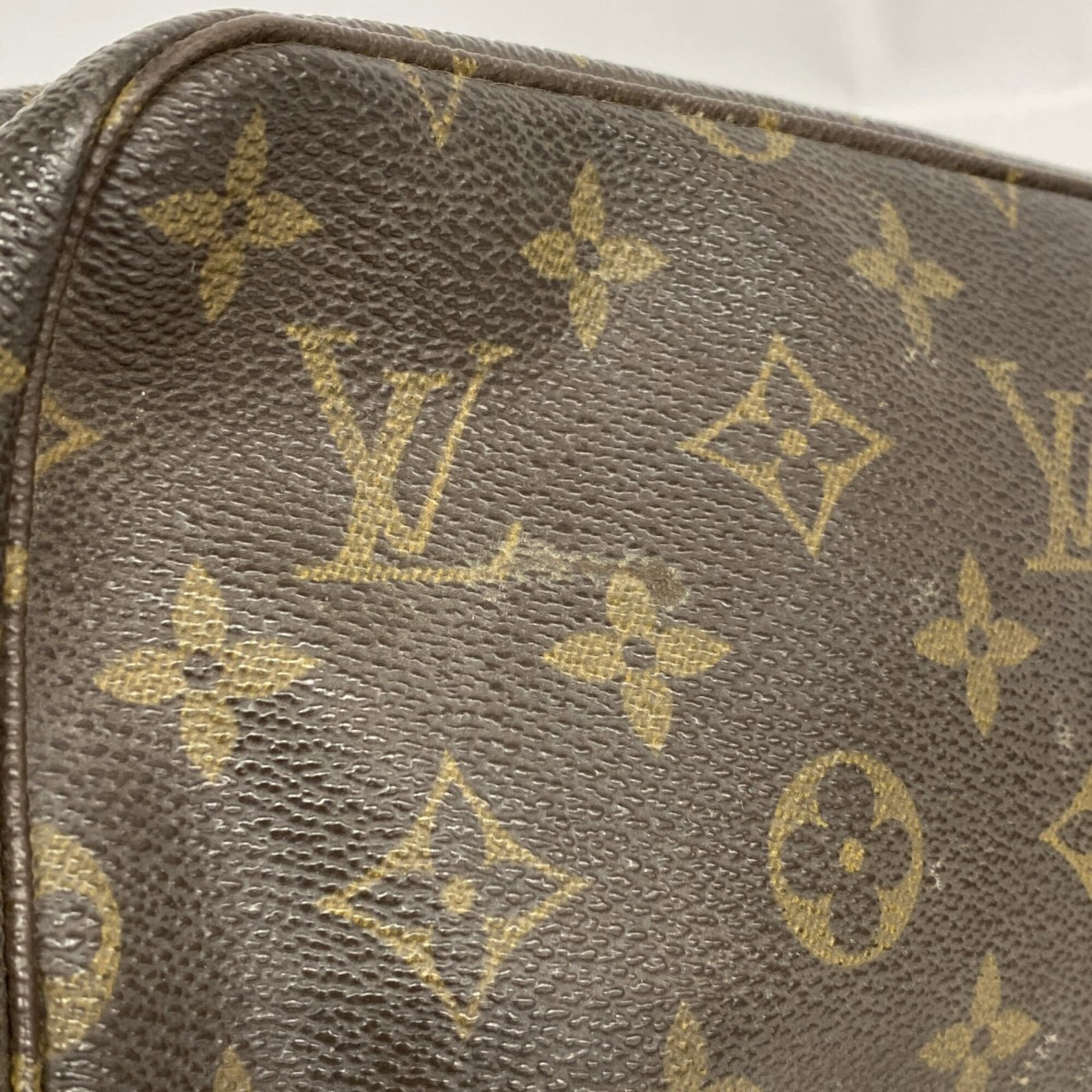 Louis Vuitton Pouch - 8