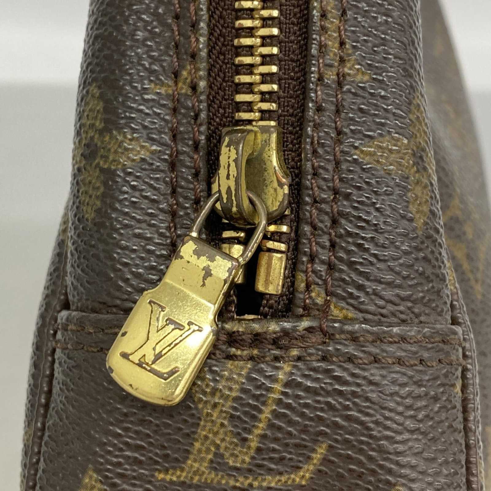 Louis Vuitton Pouch - 9