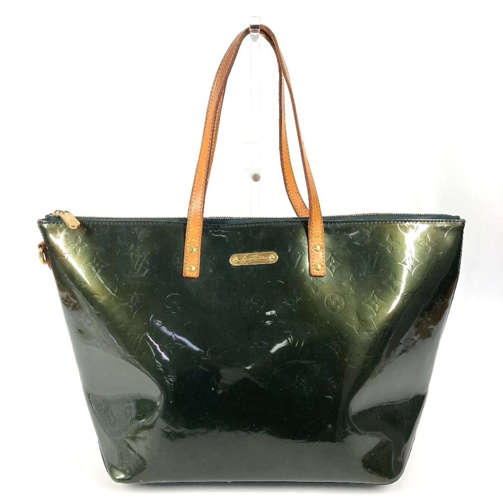 Louis Vuitton Shoulder Bag Tote Bag Monogram Vernis Canvas: Louis Vuitton Shoulder Bag Tote Bag Monogram Vernis Canvas Blue Nuit and Green Monogram Vernis canvas come together in this Louis Vuitton shoulder bag tote, featuring the iconic monogram pattern. The