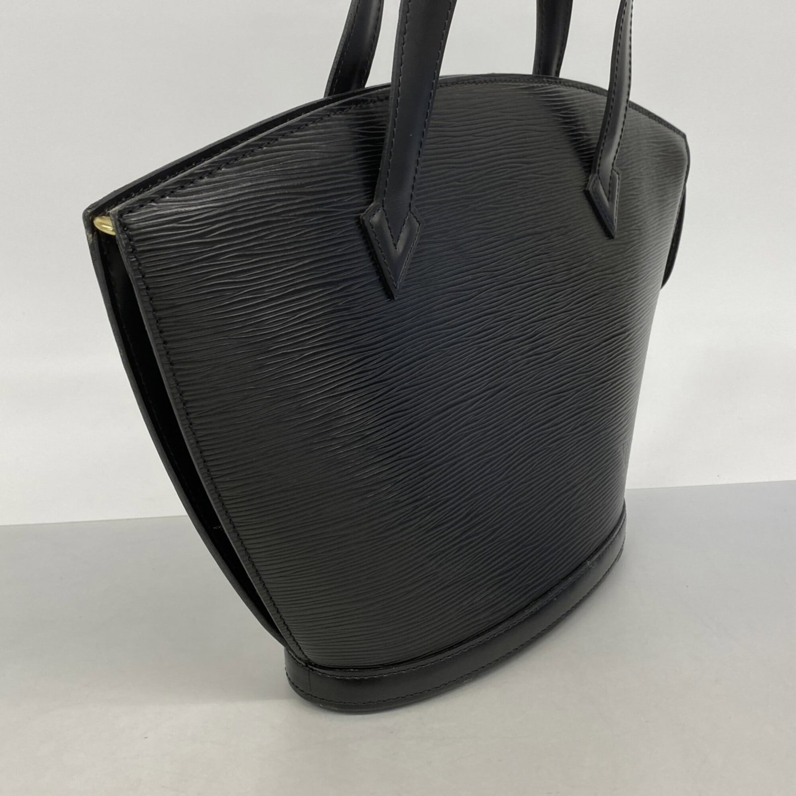 Handbag by Louis Vuitton - 2