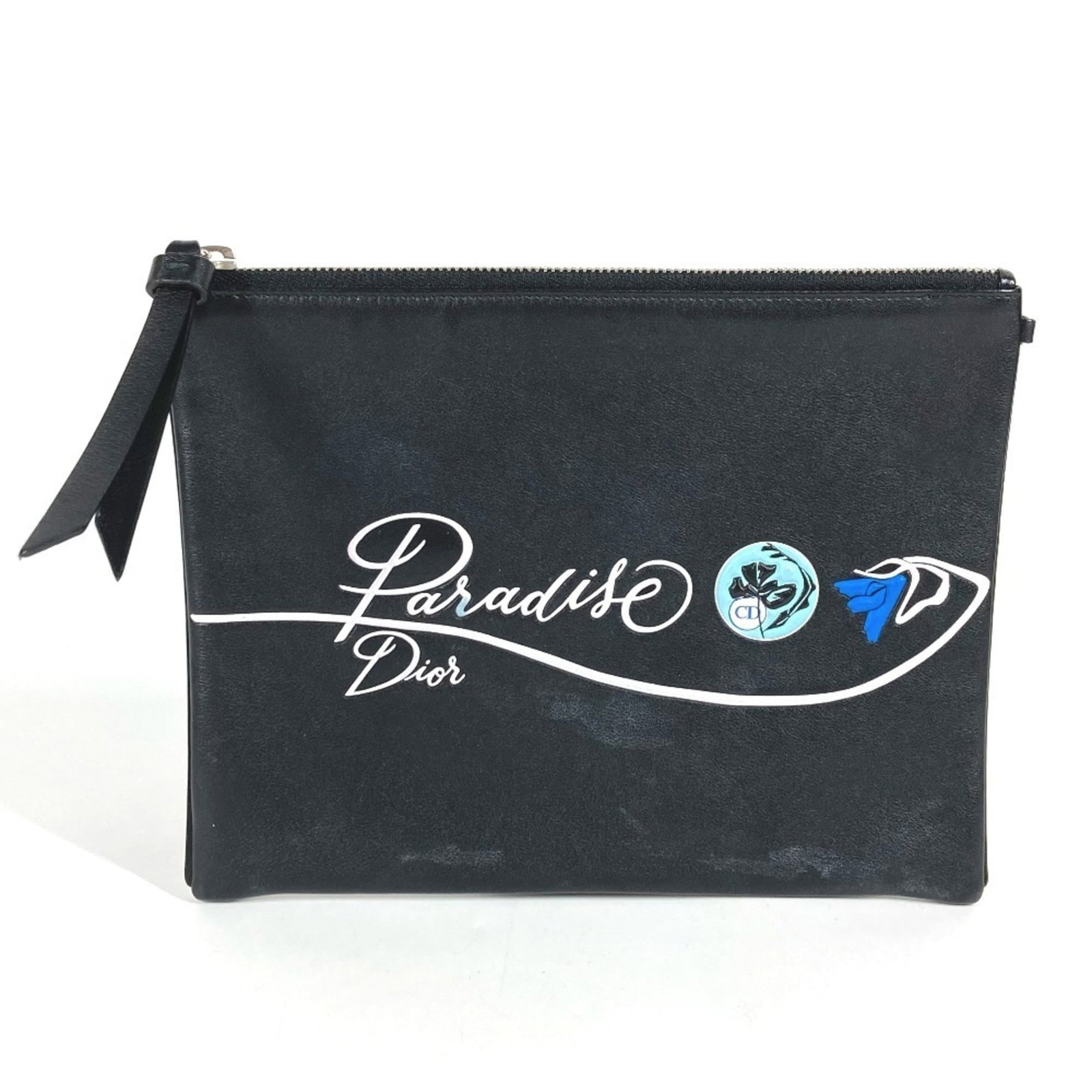 Dior Clutch Bag Leather Pouch Christian: Dior Clutch Bag Leather Pouch Christian The Christian Dior Leather Pouch Bag features a sleek black leather design with a classic Christian Dior style. Measuring 19cm x 24cm, it offers a stylish and