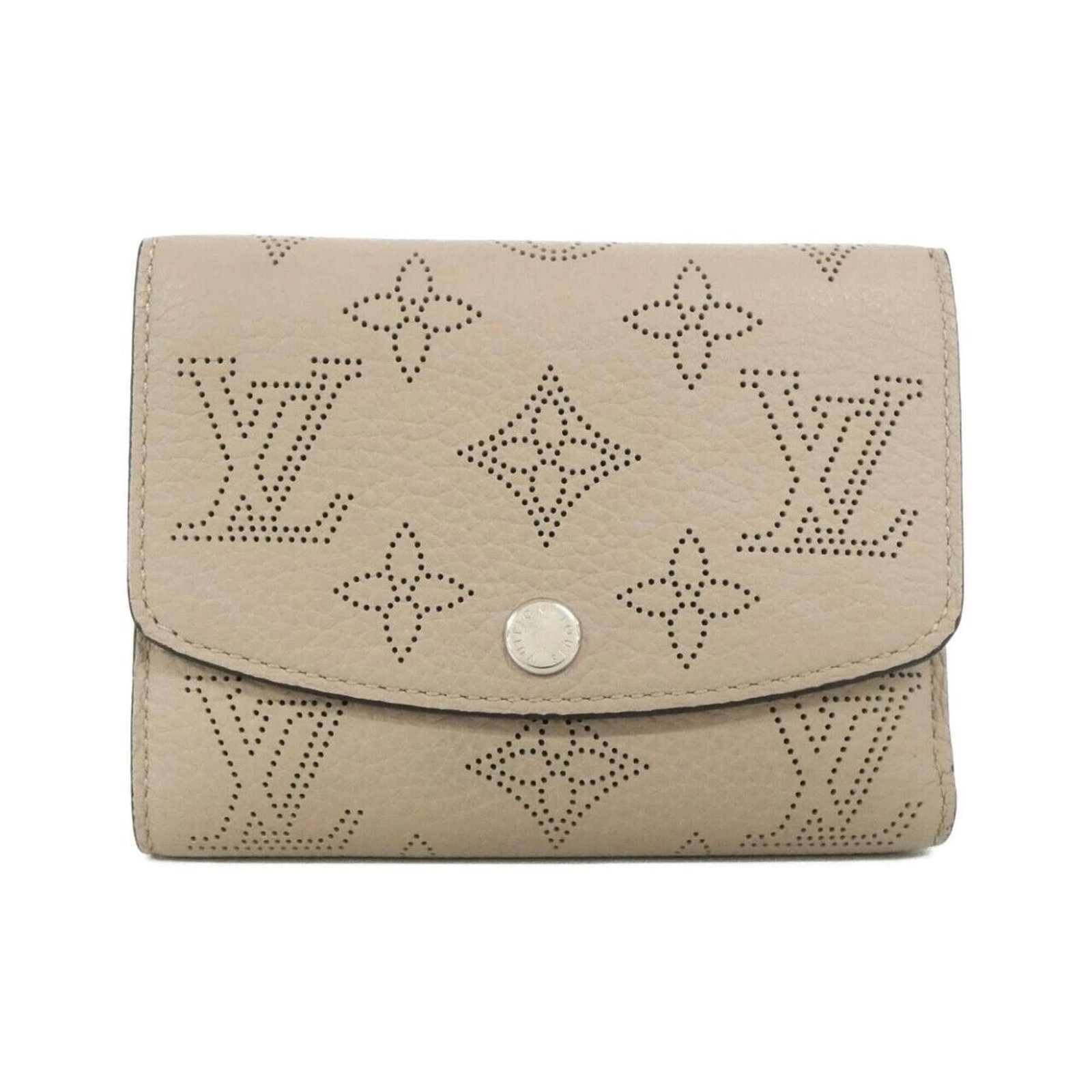 Mahina leather tri-fold wallet by Louis Vuitton: Mahina leather tri-fold wallet by Louis Vuitton This Louis Vuitton Mahina leather tri-fold wallet boasts its classic design and timeless appeal, with a subtle beige color that adds a touch of