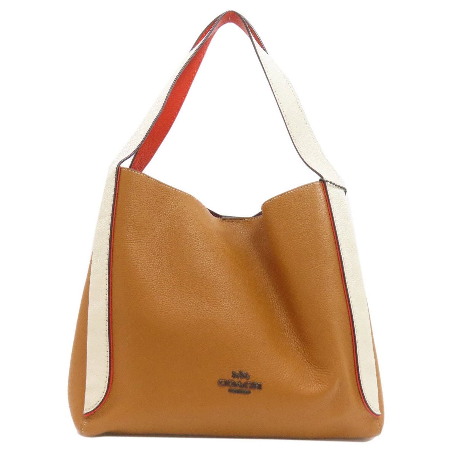 Leather tote by Coach: Leather tote by Coach Brown leather tote bag by Coach, measuring 26cm x 32cm x 14cm. The bag shows some scratches and dirt, but remains in very good condition with a few traces of usage. A classic
