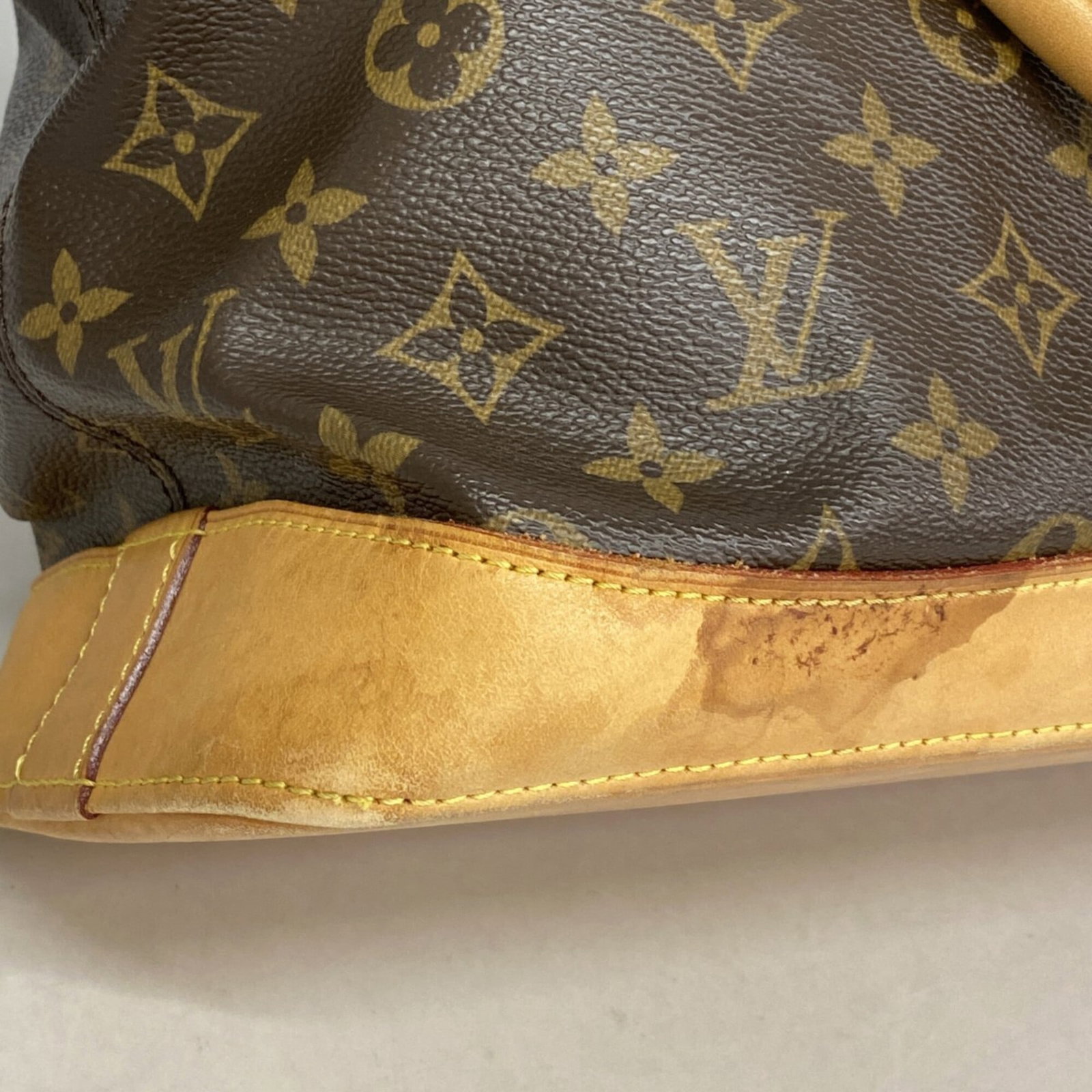 Handbag by Louis Vuitton - 6