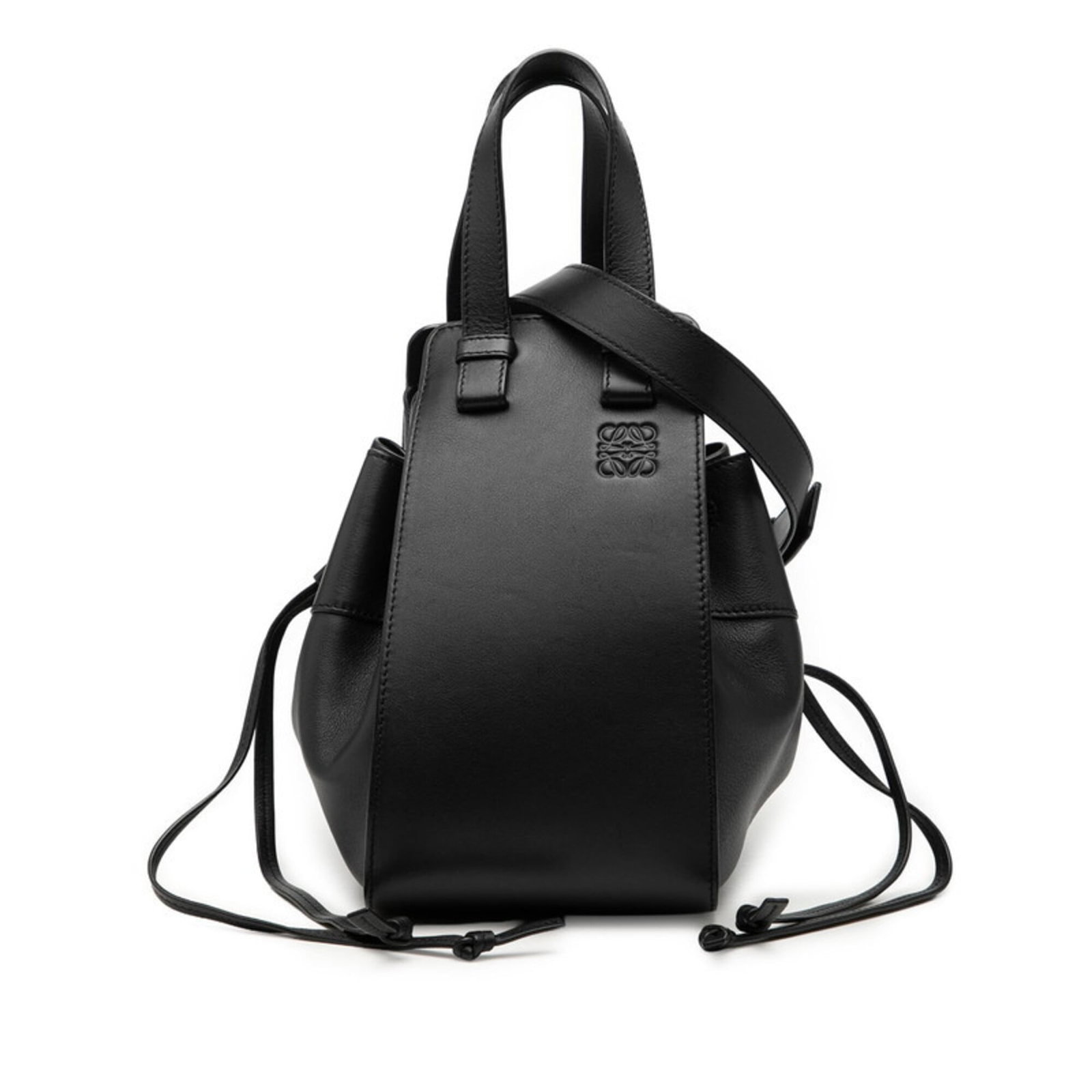 Loewe Handbag Shoulder Bag Leather: Loewe Handbag Shoulder Bag Leather Black Loewe leather shoulder bag with classic design, measuring 25cm x 38cm x 25.5cm, showing traces of usage and minor scratches. The bag's condition is generally g