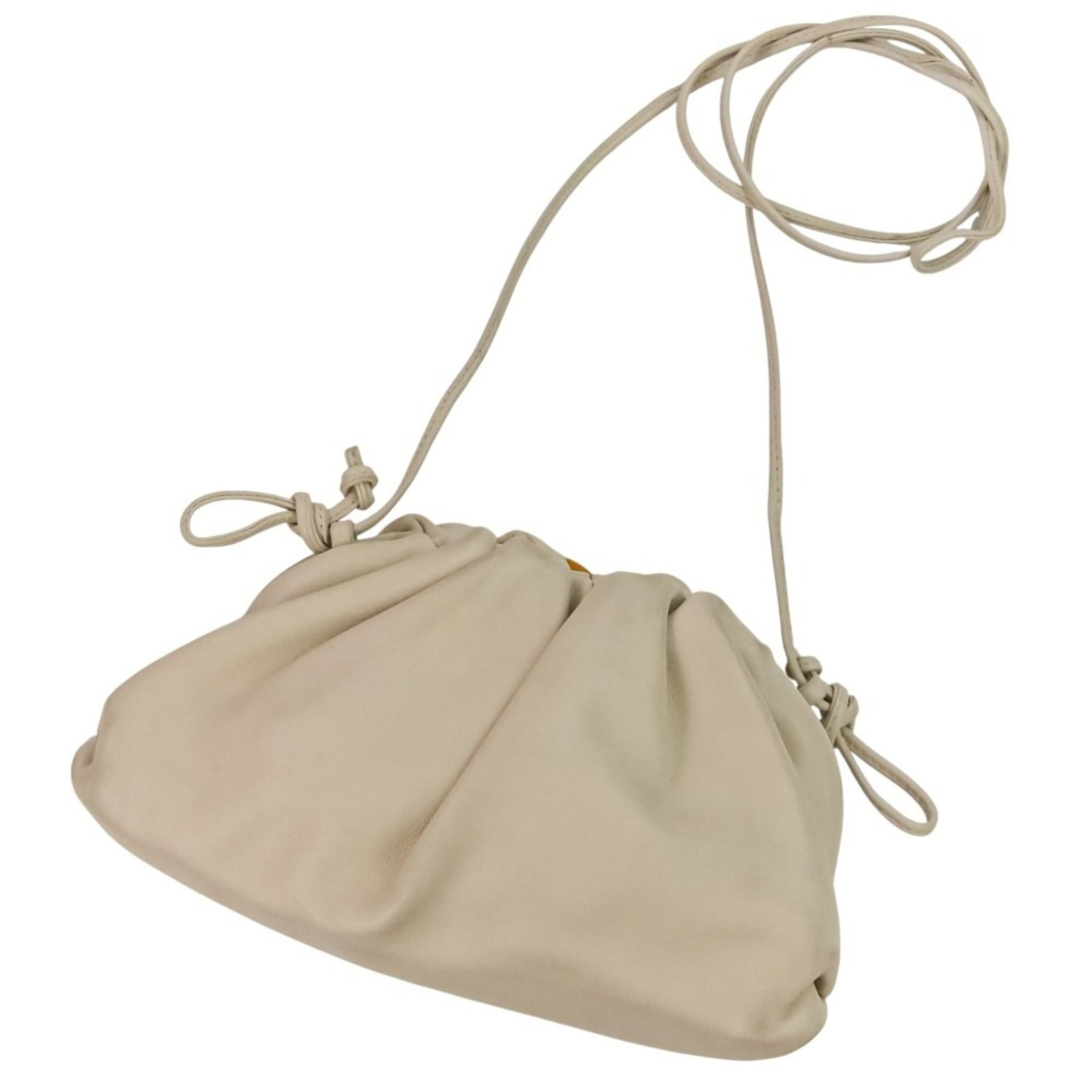 Veneta Leather Bag Shoulder: Veneta Leather Bag Shoulder Bottega Veneta's iconic shoulder bag features rich ivory leather, exuding timeless elegance. With its classic design and durable construction, this used bag remains a versa