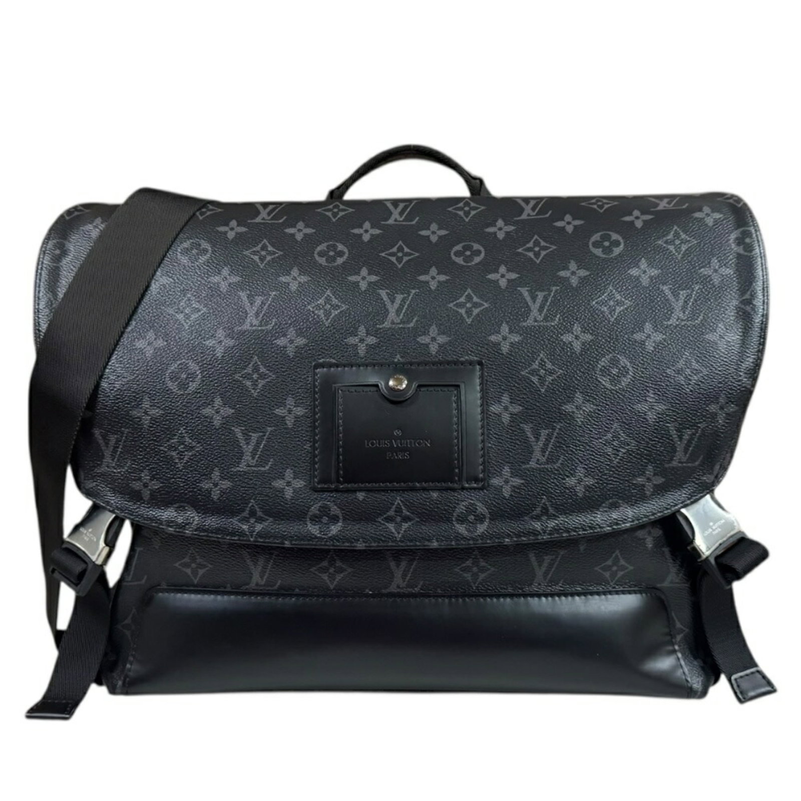 Monogram Eclipse Louis Vuitton Bag Shoulder: Monogram Eclipse Louis Vuitton Bag Shoulder Monogram Eclipse Louis Vuitton Bag Shoulder in Black and Gray. This pre-owned shoulder bag features the iconic Monogram Eclipse pattern, with a black and gr