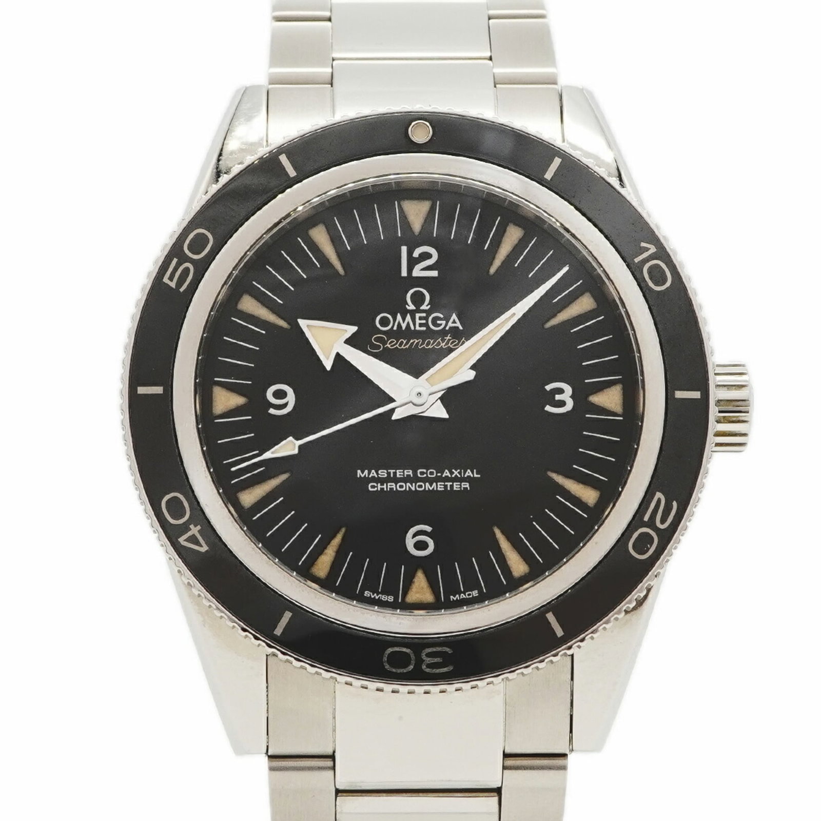 Wristwatch Omega: Wristwatch Omega Stainless steel band adds a touch of durability to this Omega wristwatch, featuring a black dial and 41.2mm case diameter. The watch has some traces of usage, with minor scratches