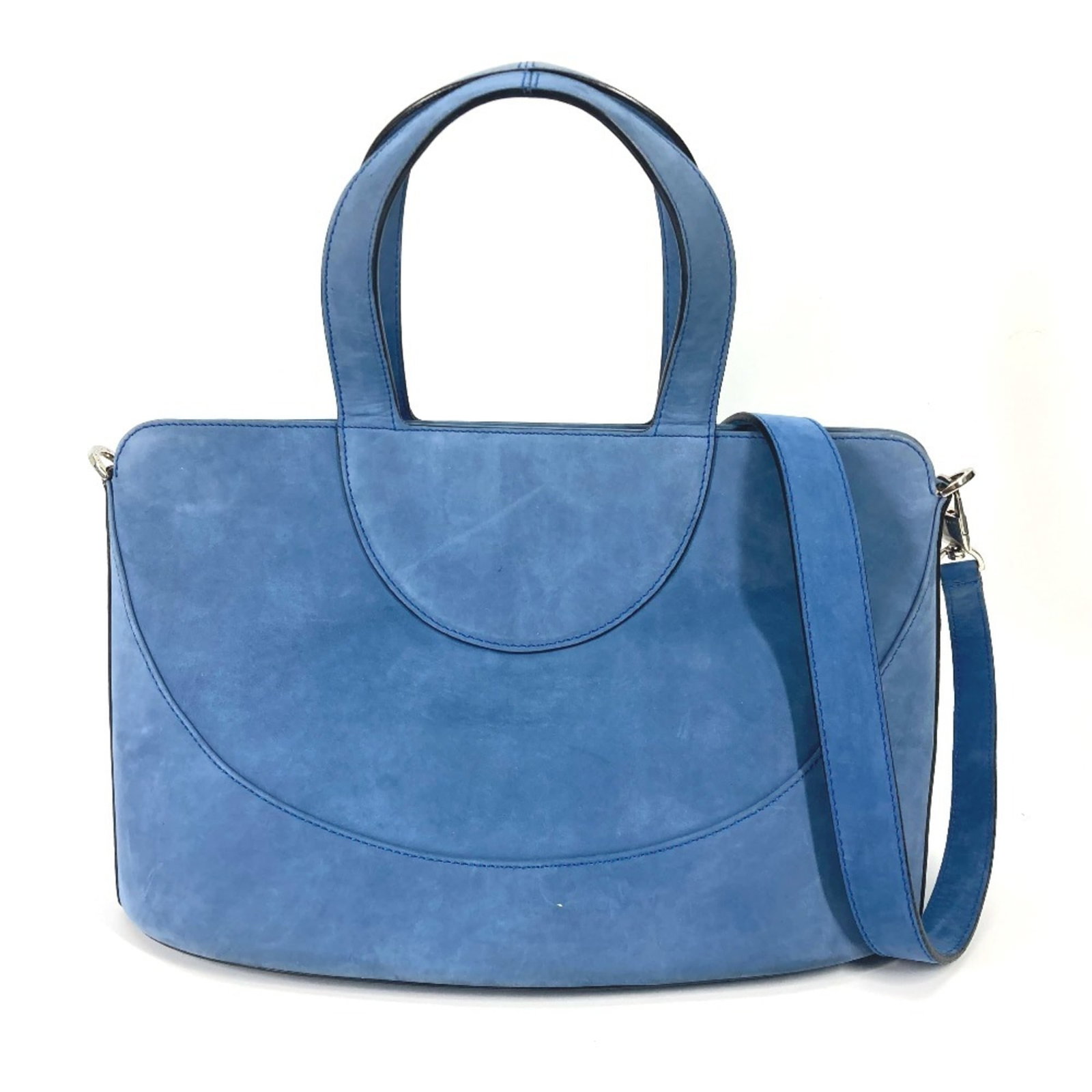 Bvlgari Handbag Shoulder Bag Tote Bag Suede: Bvlgari Handbag Shoulder Bag Tote Bag Suede Suede Bvlgari shoulder bag in blue, with a size of 22cm x 34cm x 15cm. This used handbag features traces of usage and minor scratches/dirt, but remains gene