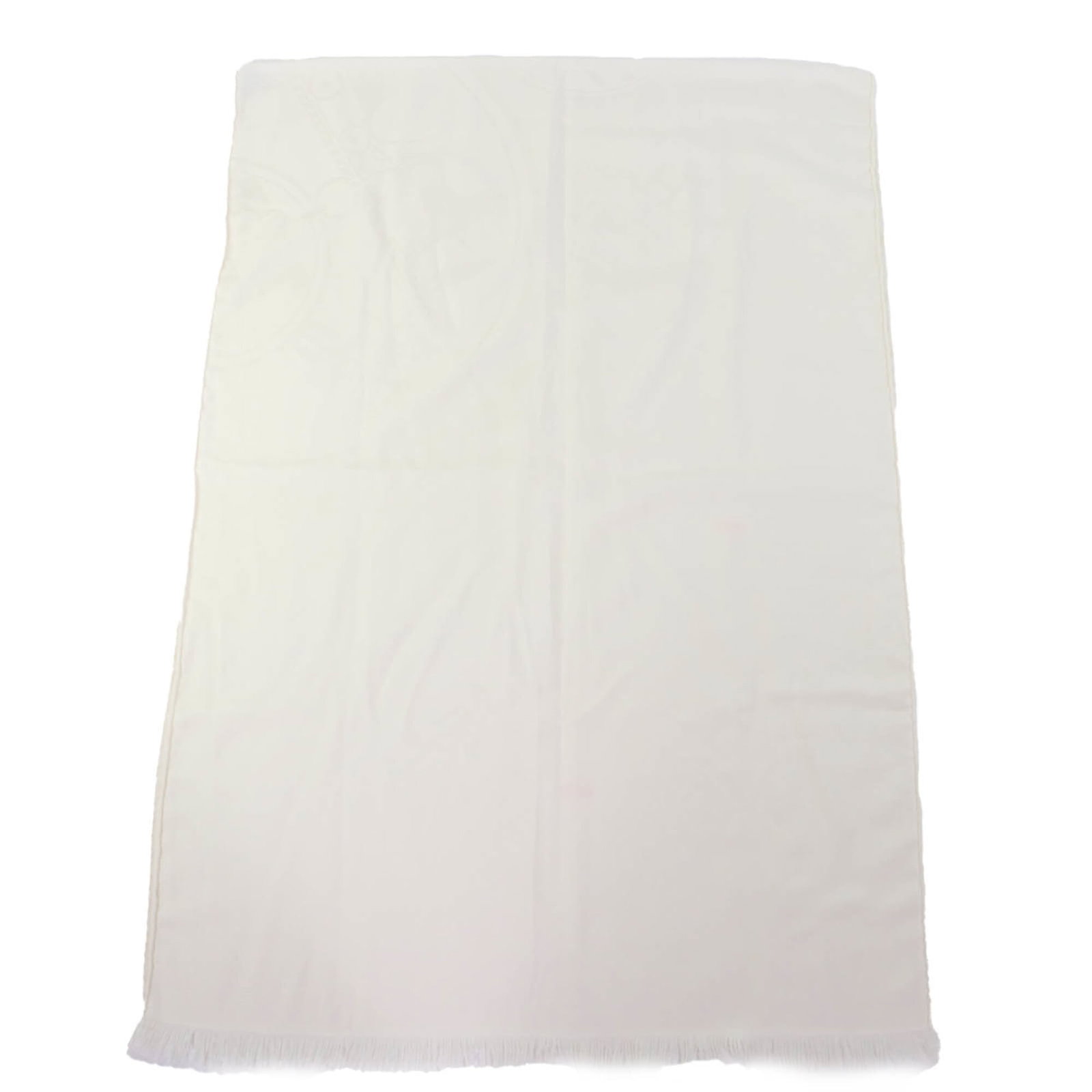 Cashmere silk hermes shawl: Cashmere silk hermes shawl Cashmere silk hermes shawl in ivory, featuring a subtle blend of luxurious materials. Measuring 2.14m x 75cm, it boasts a rich history with only minor signs of wear,