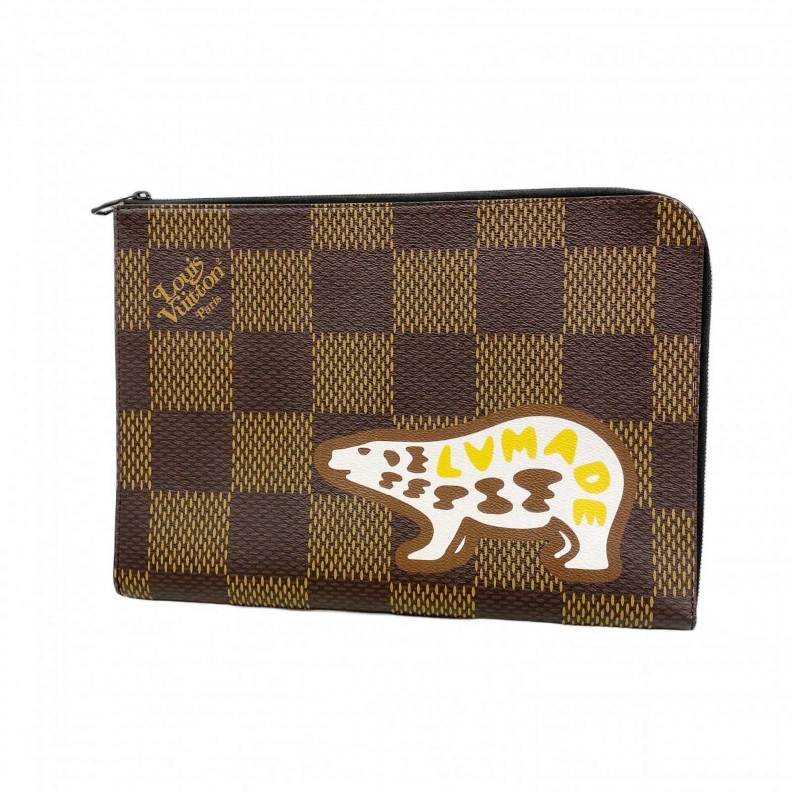 Clutch bag by Louis Vuitton: Clutch bag by Louis Vuitton Brown Louis Vuitton clutch bag, measuring 25cm x 35cm x 2.5cm, features a classic design with traces of usage and minor scratches/dirt. The bag's condition is generally