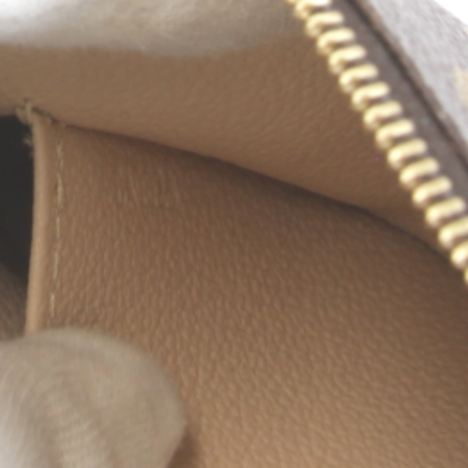 Louis Vuitton Pouch Monogram - 10