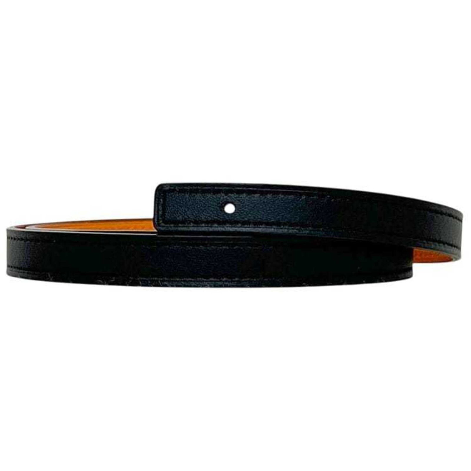 Standard Belt of Hermes: Standard Belt of Hermes Made from high-quality Epsom Leather and Swift Leather, this Standard Belt from Hermes boasts a sleek black finish. Measuring 68cm-71cm in length, it offers a versatile fit for