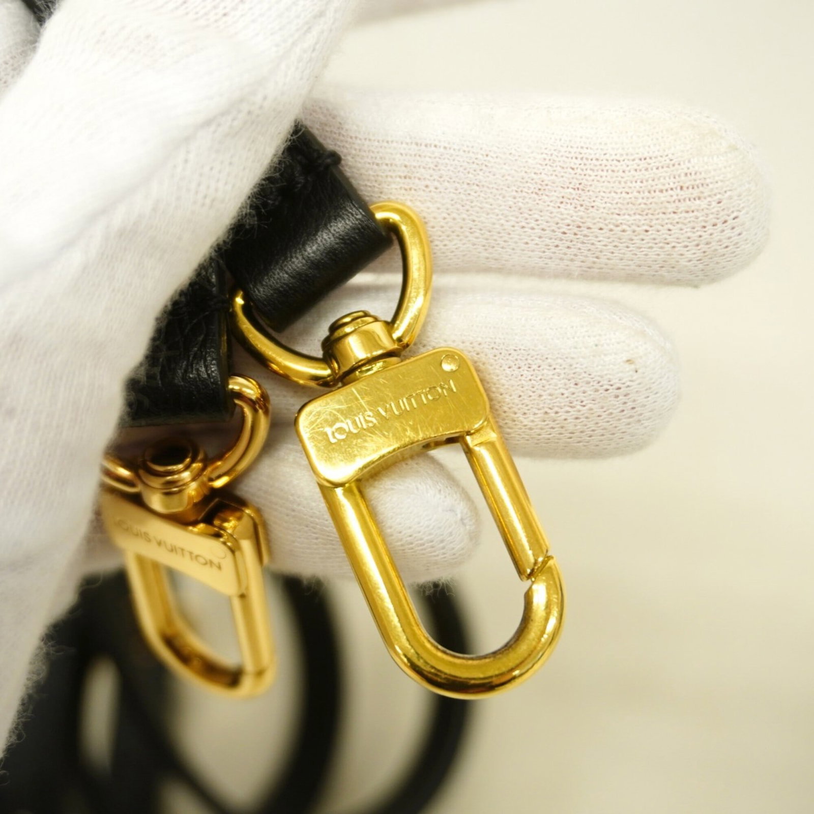 Handbag by Louis Vuitton - 11