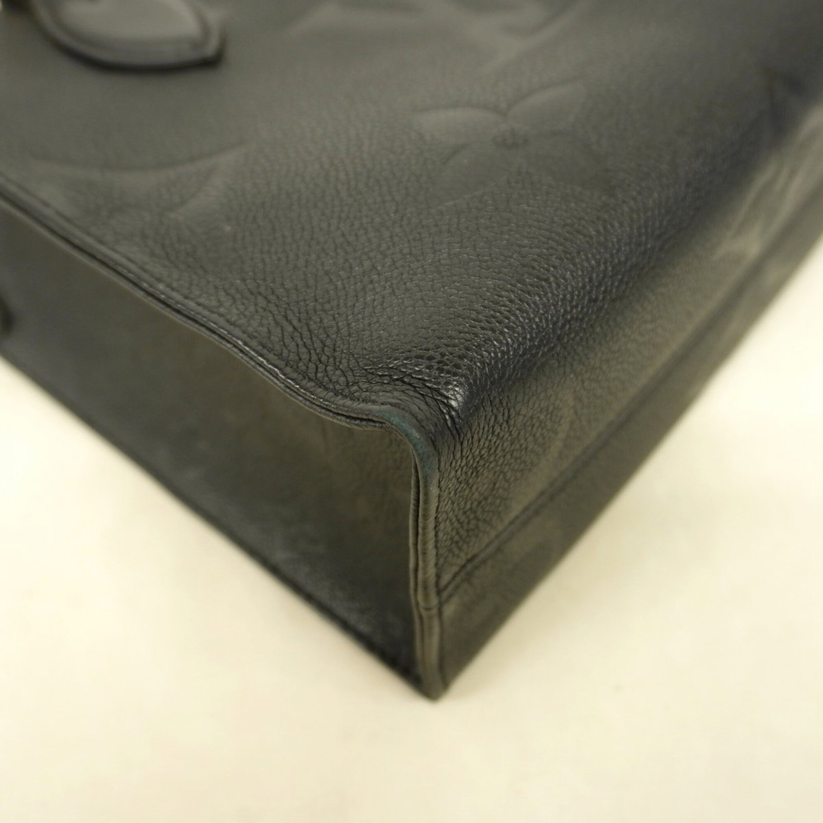 Handbag by Louis Vuitton - 7