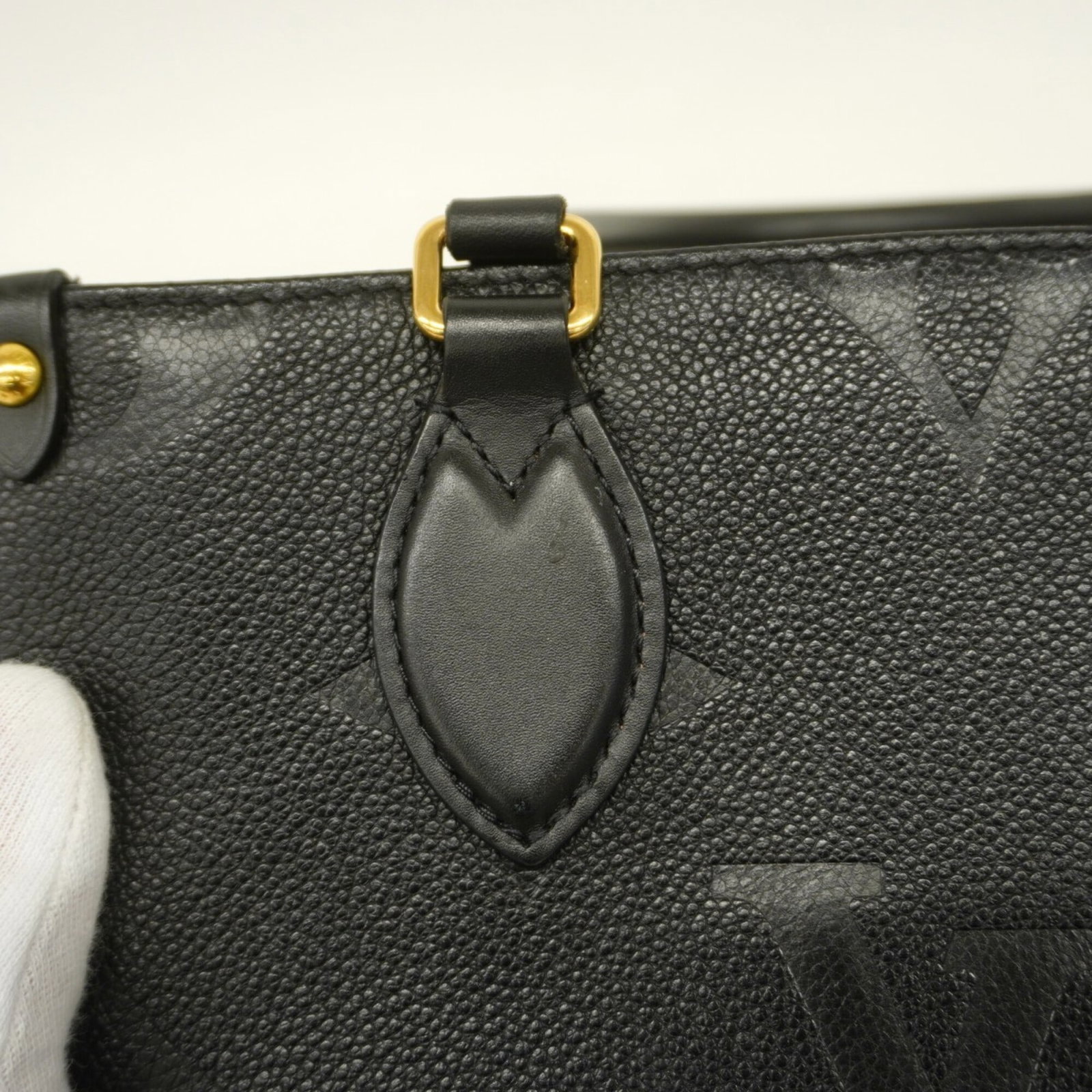 Handbag by Louis Vuitton - 8