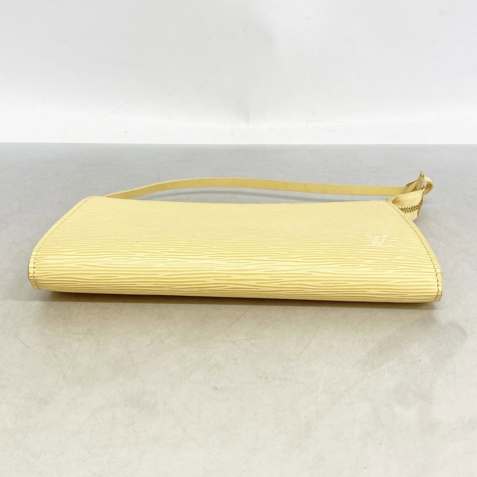 Louis Vuitton Pouch - 3