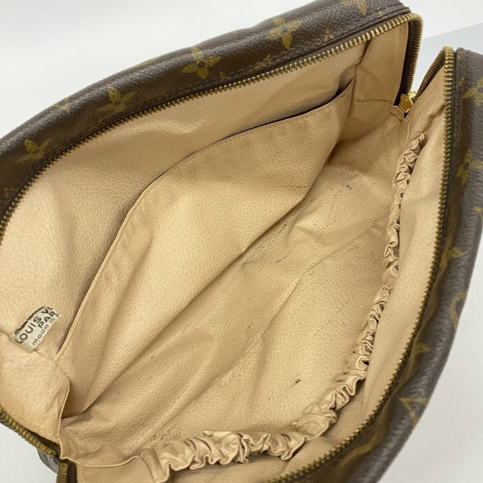 Louis Vuitton Pouch - 4