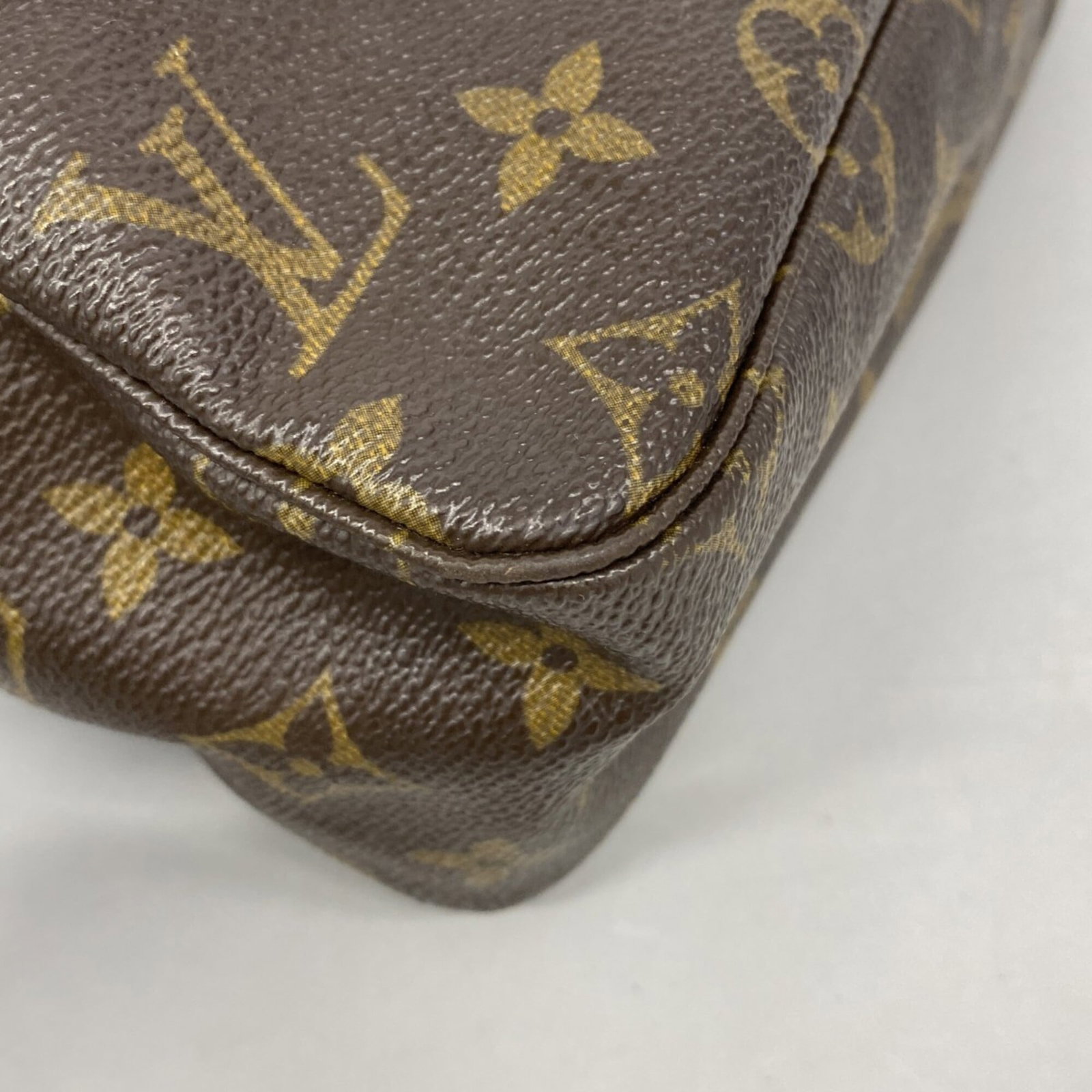 Louis Vuitton Pouch - 7