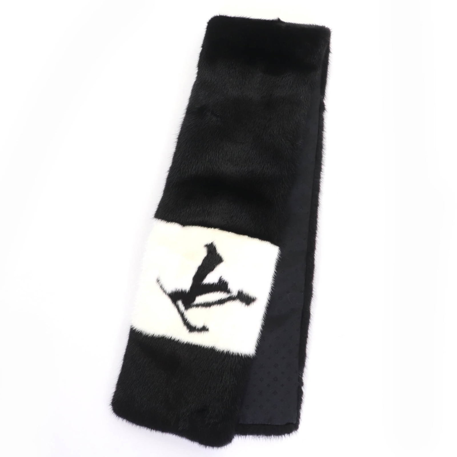 Polyester Silk Fur by Louis Vuitton (1 of 10)