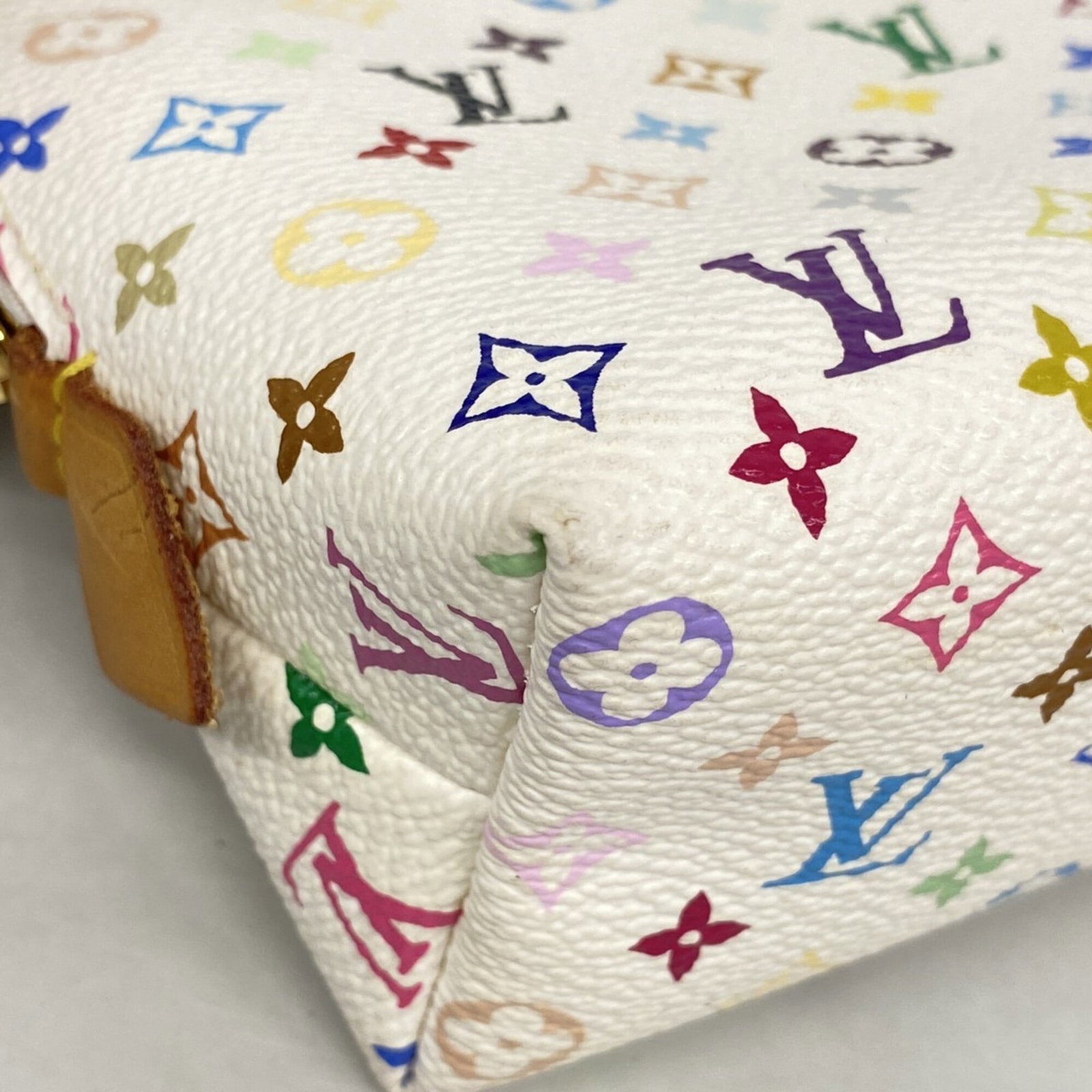 Louis Vuitton Pouch - 6