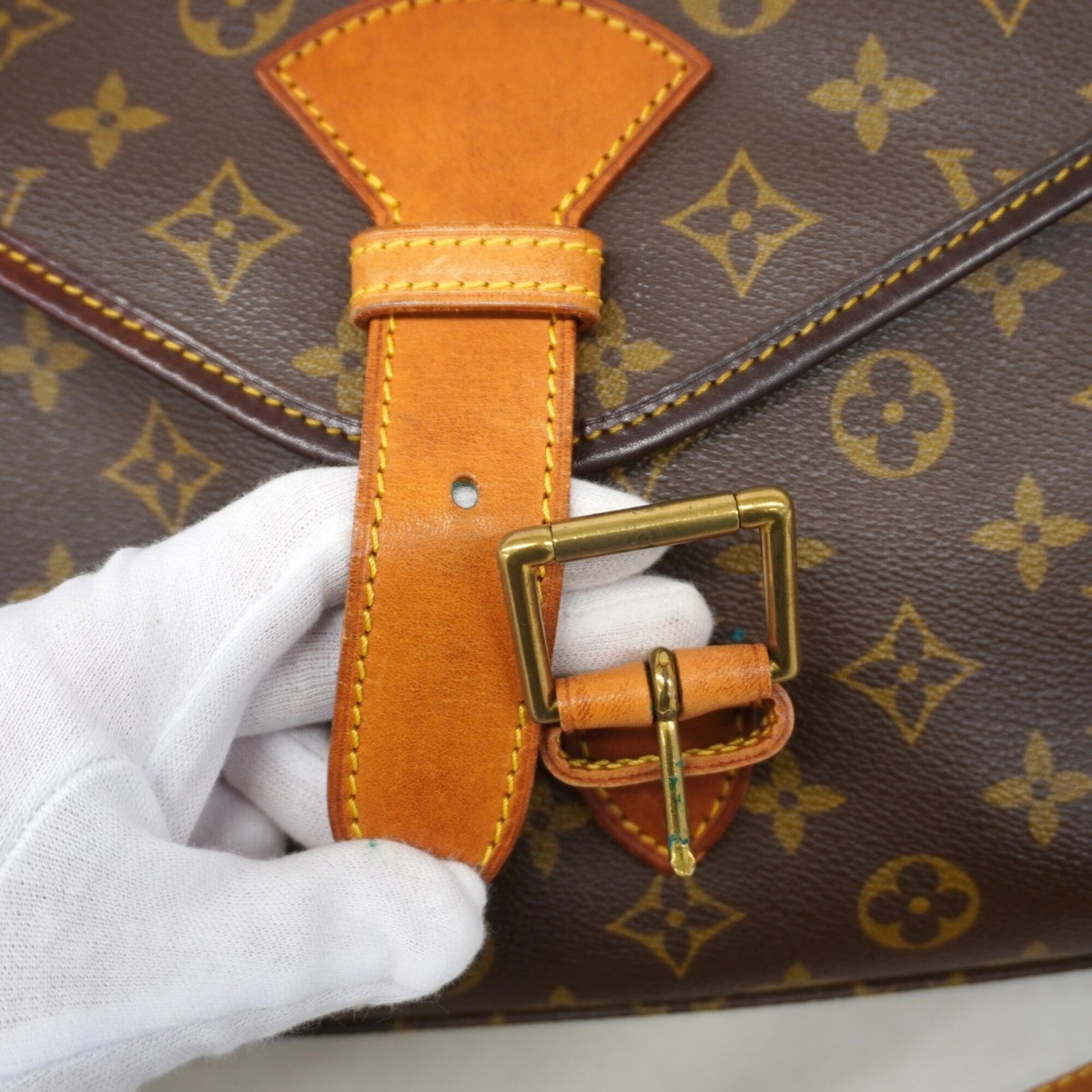 Handbag by Louis Vuitton - 12