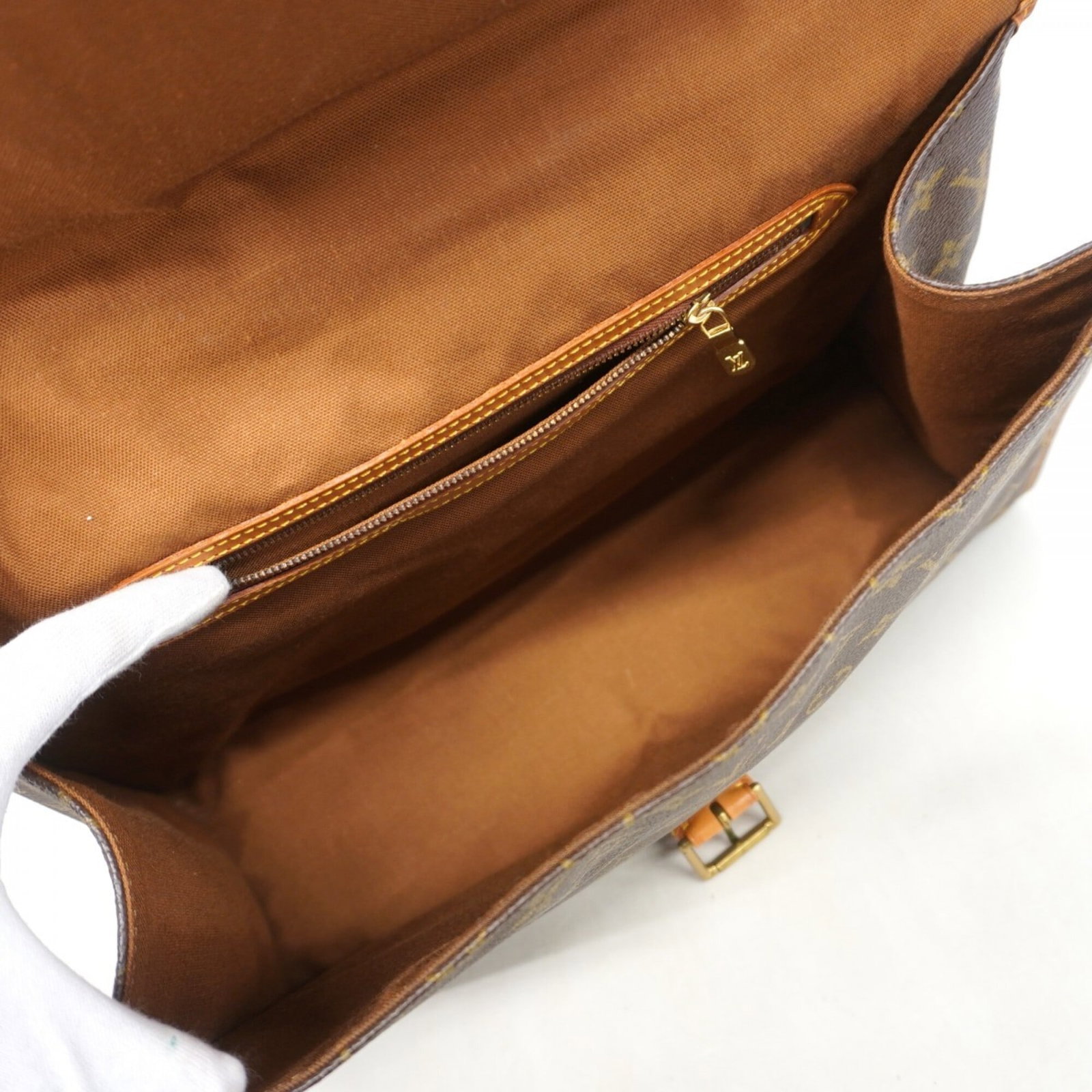Handbag by Louis Vuitton - 4