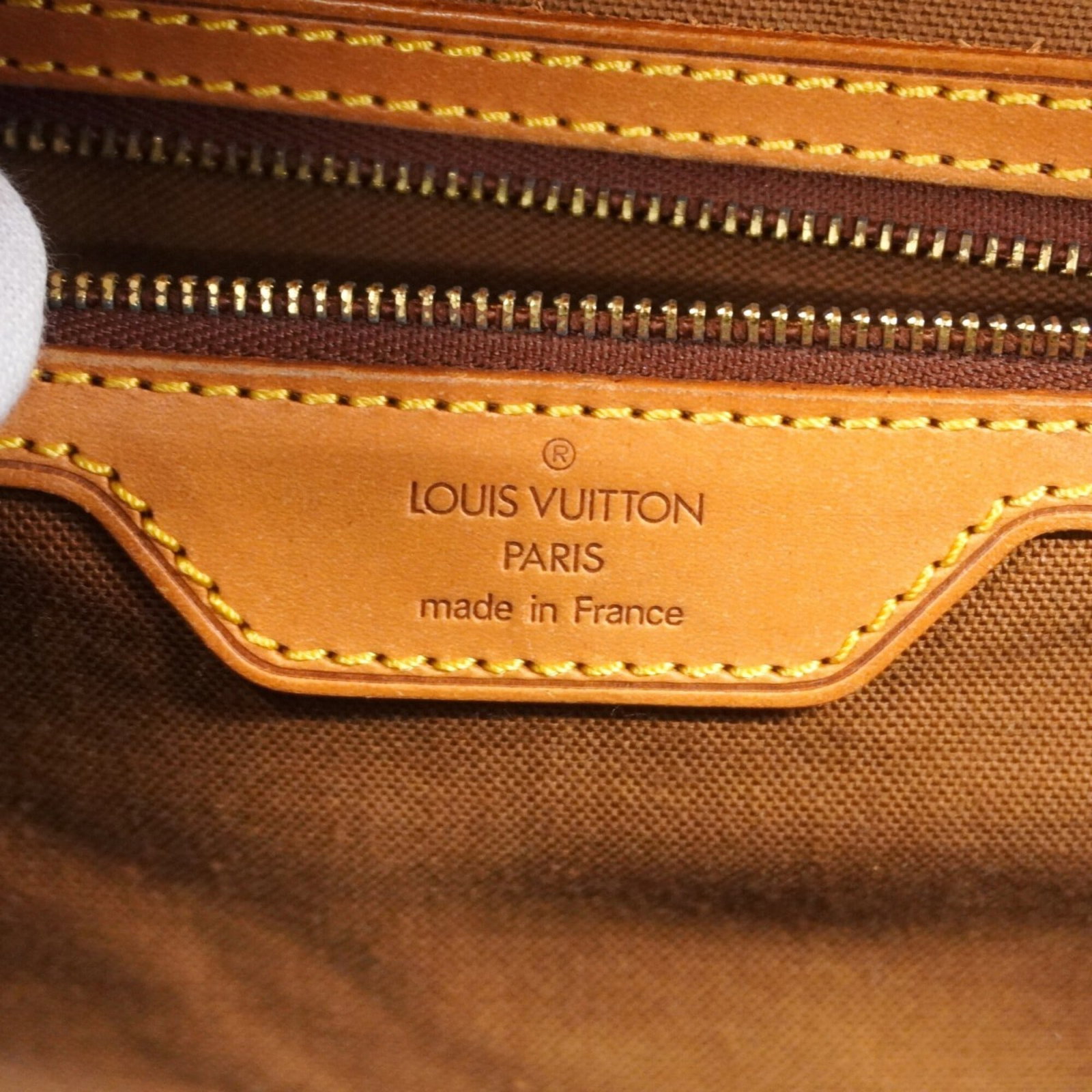 Handbag by Louis Vuitton - 5