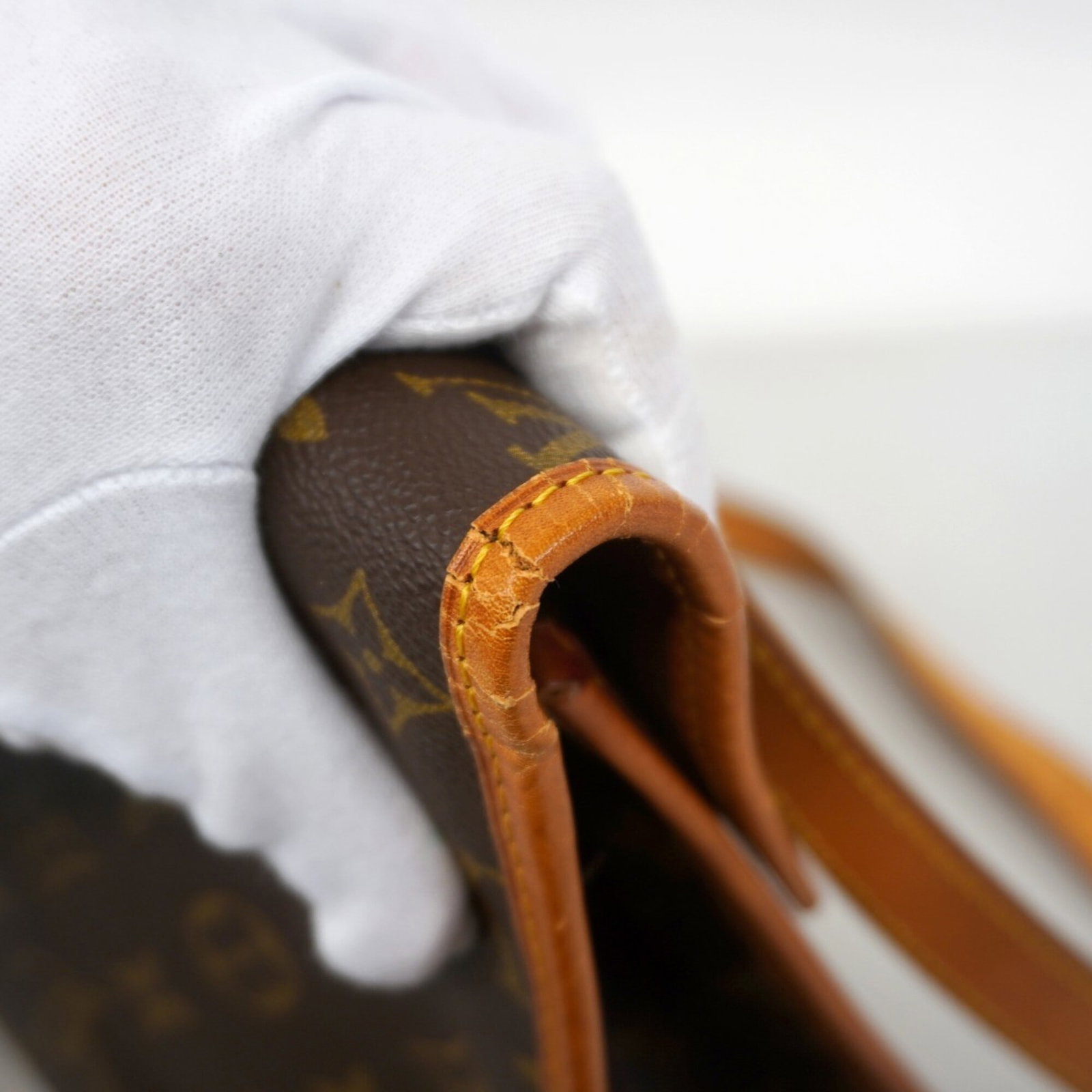 Handbag by Louis Vuitton - 7