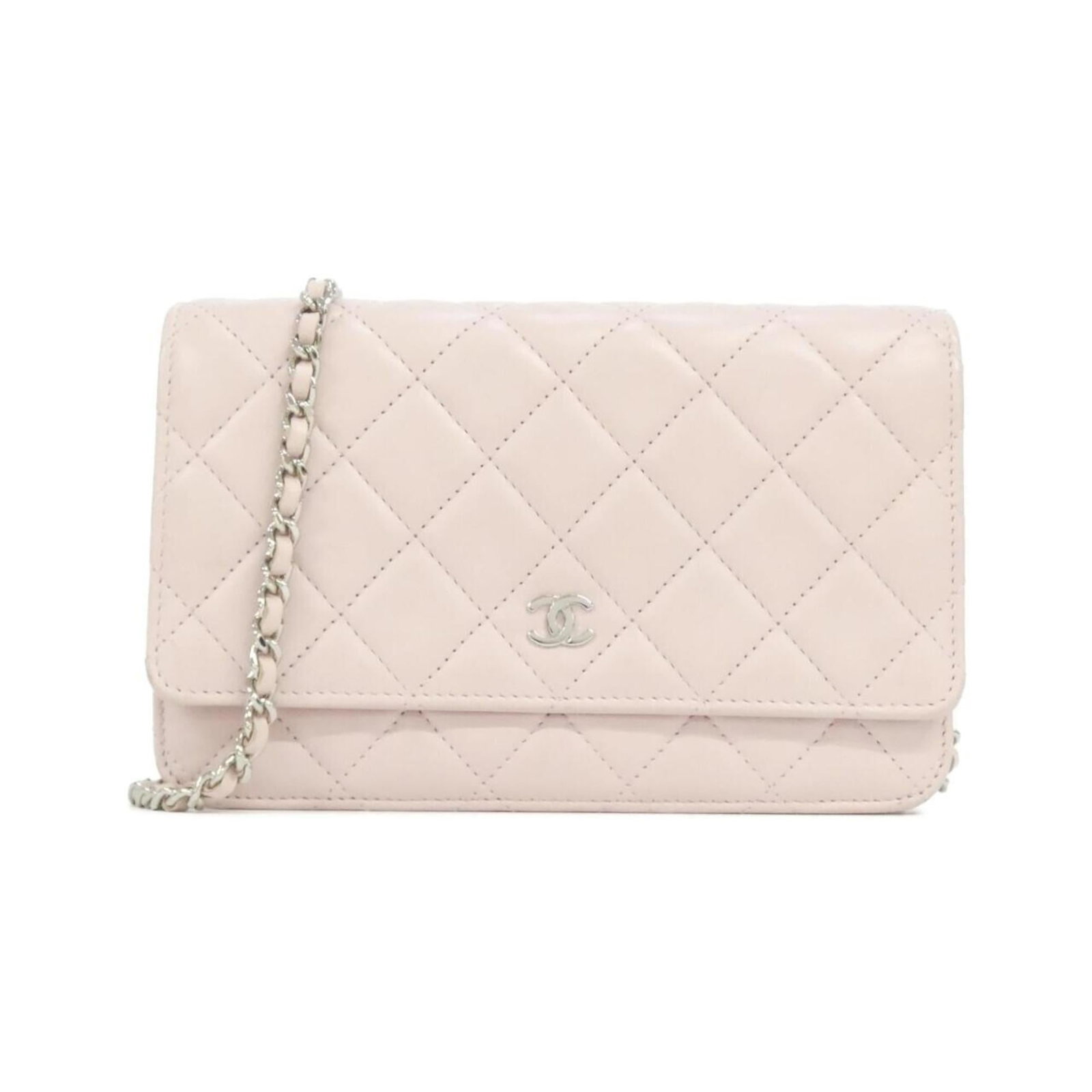 Chain Wallet Leather Shoulder: Chain Wallet Leather Shoulder Light pink lambskin leather shoulder wallet with chain details, measuring 13cm x 19cm x 4cm. This used Chanel wallet shows some traces of usage and minor scratches/dirt