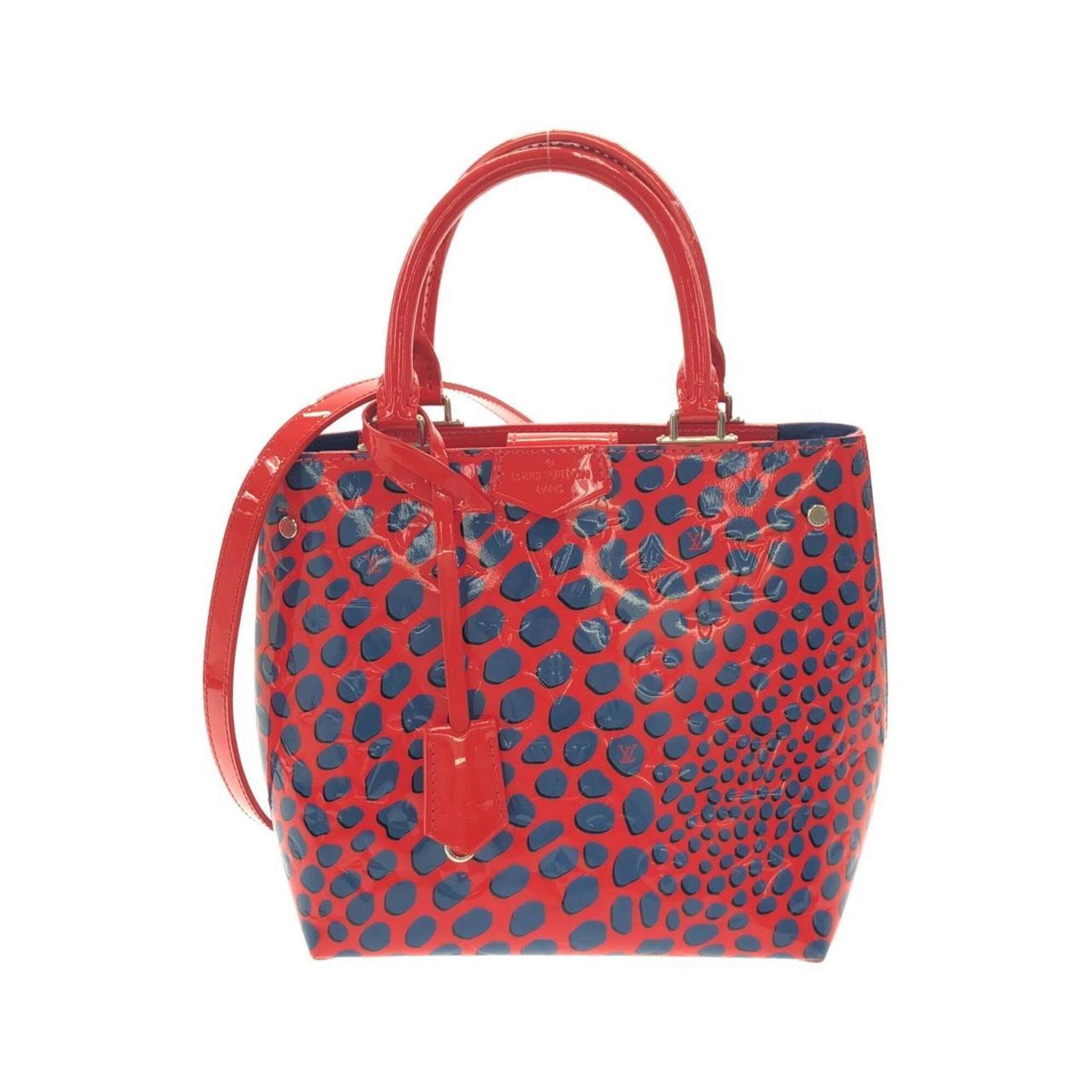 Handbag by Louis Vuitton: Handbag by Louis Vuitton Brown Louis Vuitton handbag with silver hardware, featuring a classic design and timeless elegance. Measuring 21.5cm x 25cm x 12cm, it has been well-cared for with only minor 