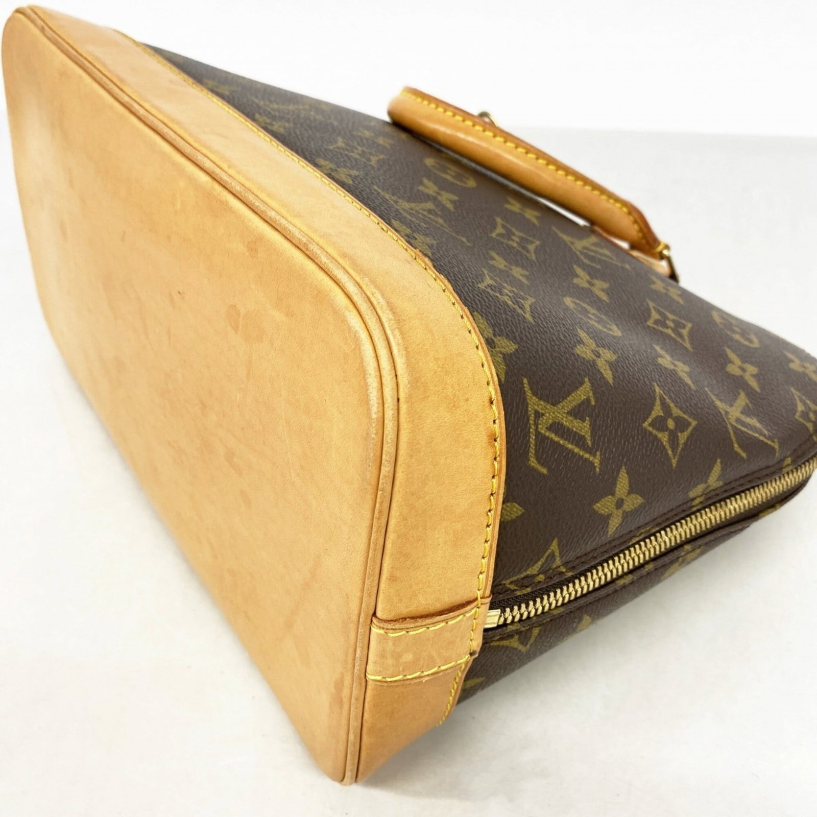 Handbag by Louis Vuitton - 6