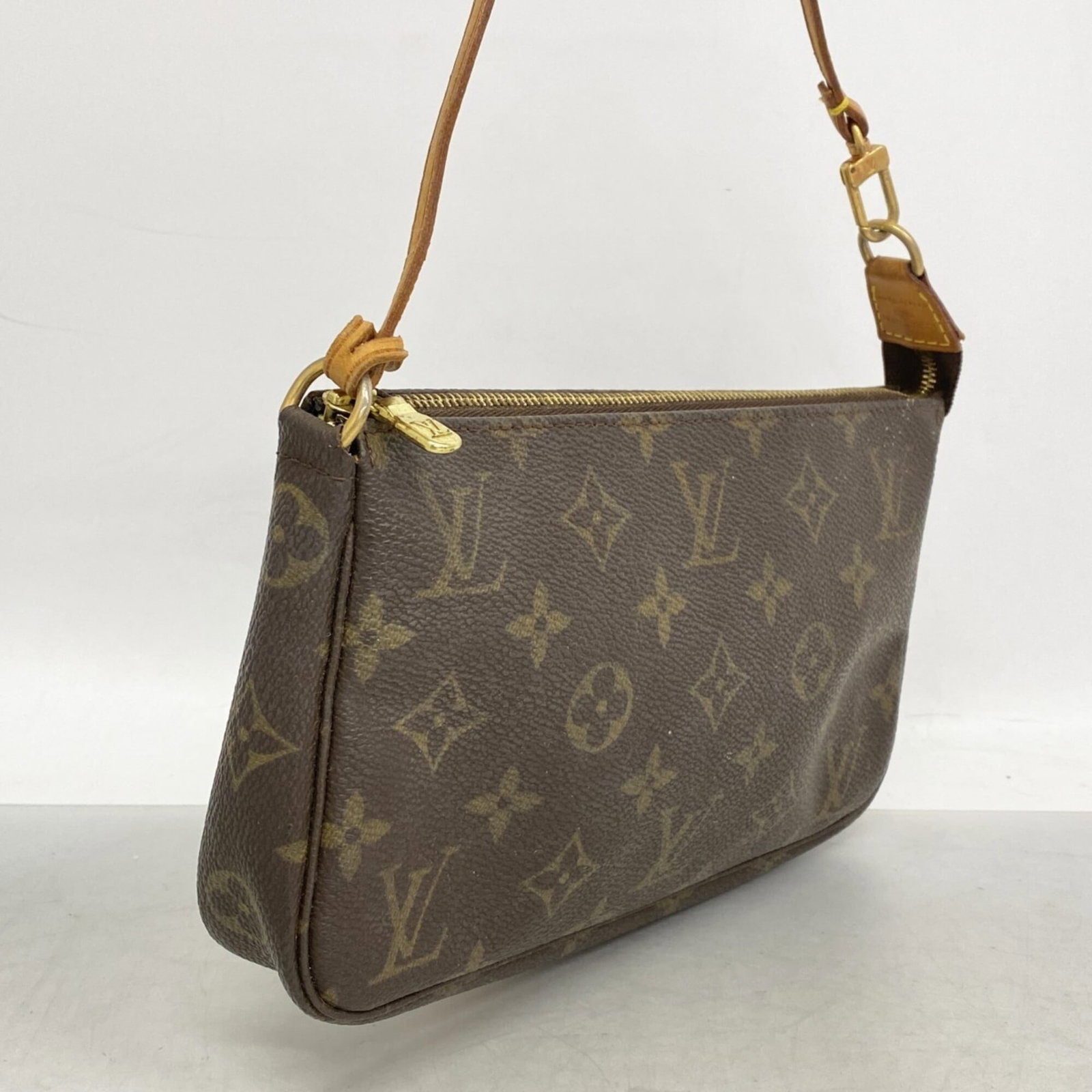 Louis Vuitton Pouch - 2