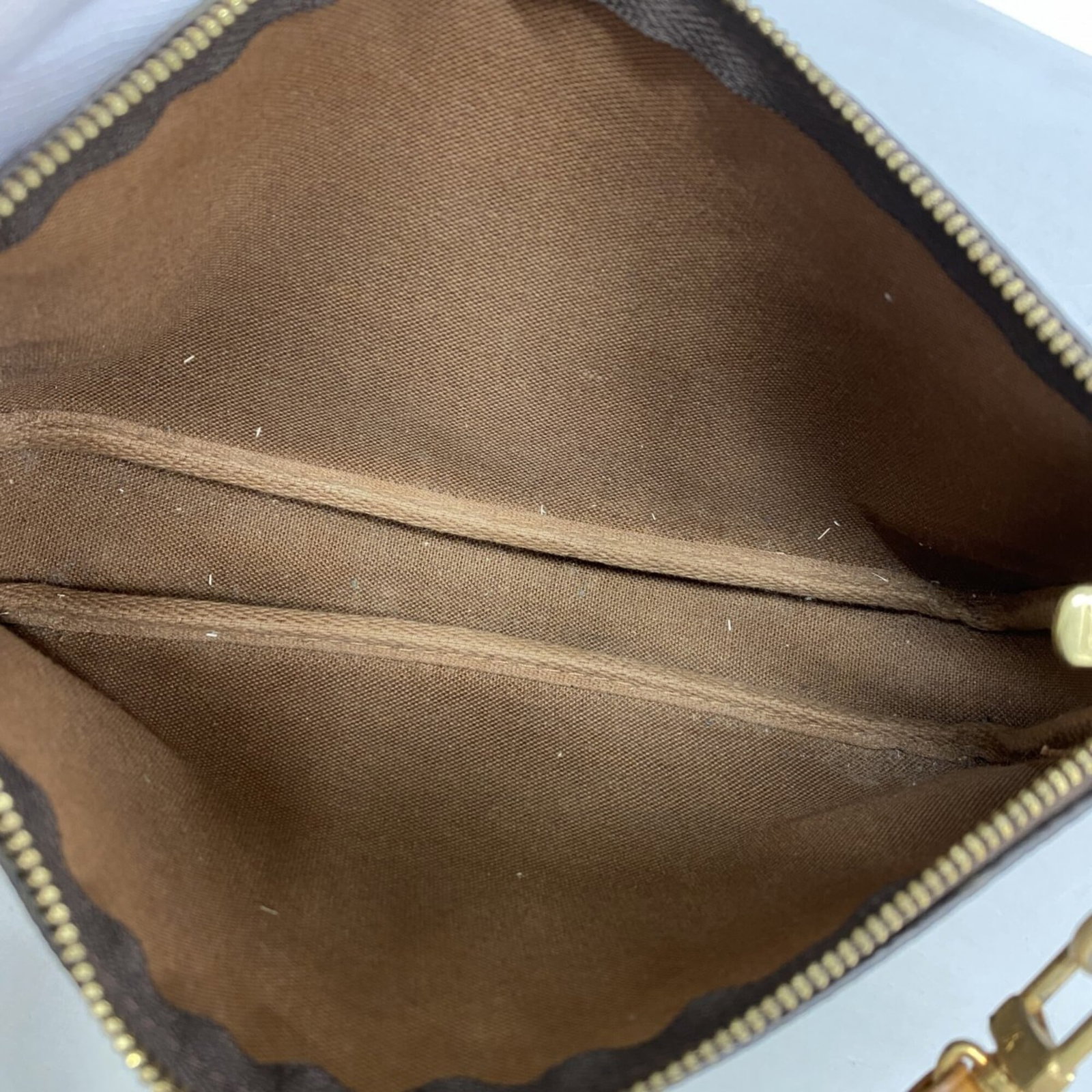 Louis Vuitton Pouch - 4