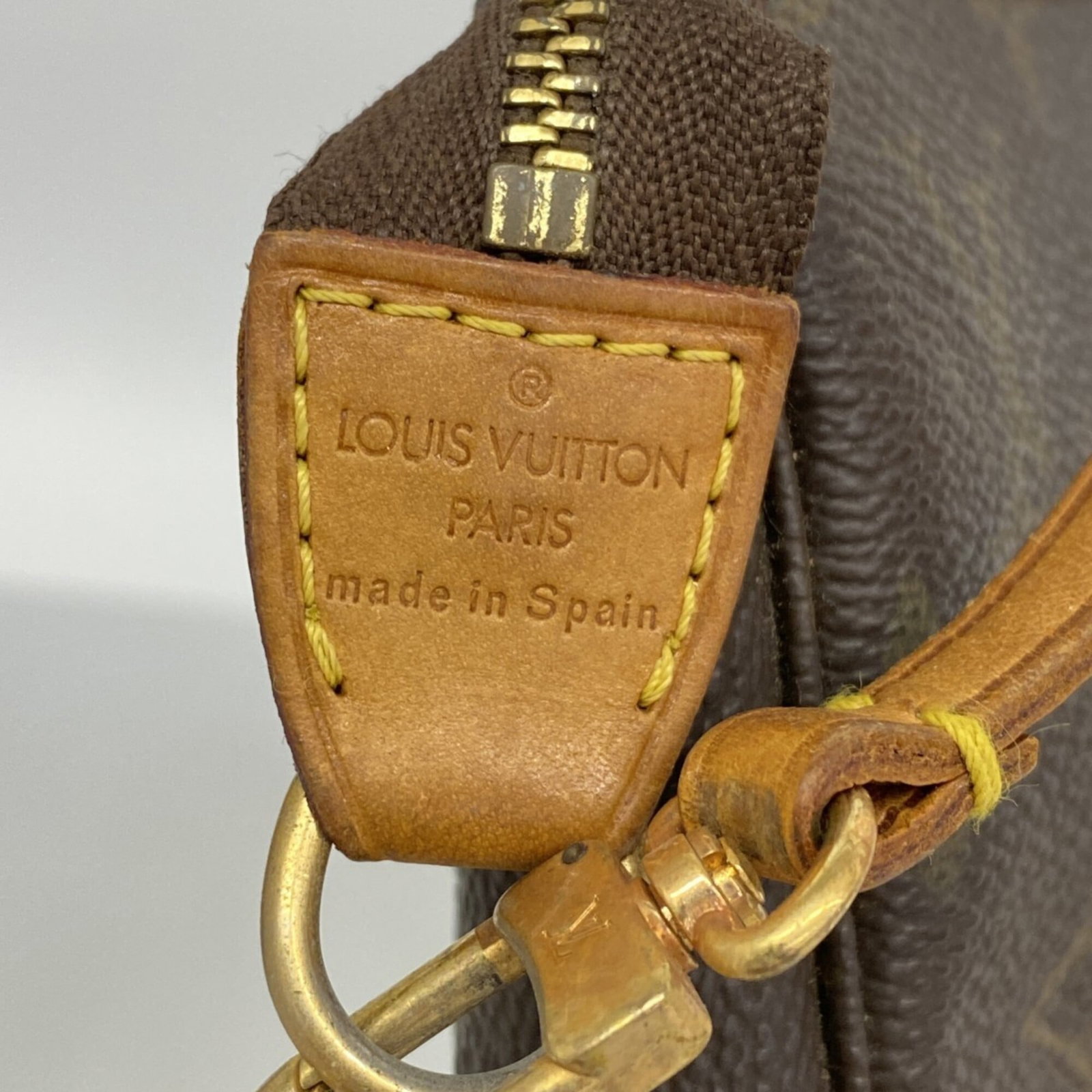 Louis Vuitton Pouch - 5