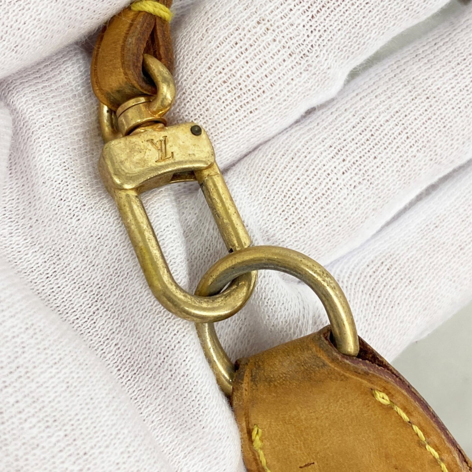 Louis Vuitton Pouch - 7