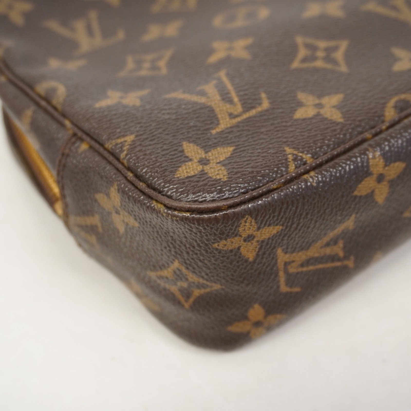 Louis Vuitton Pouch - 6