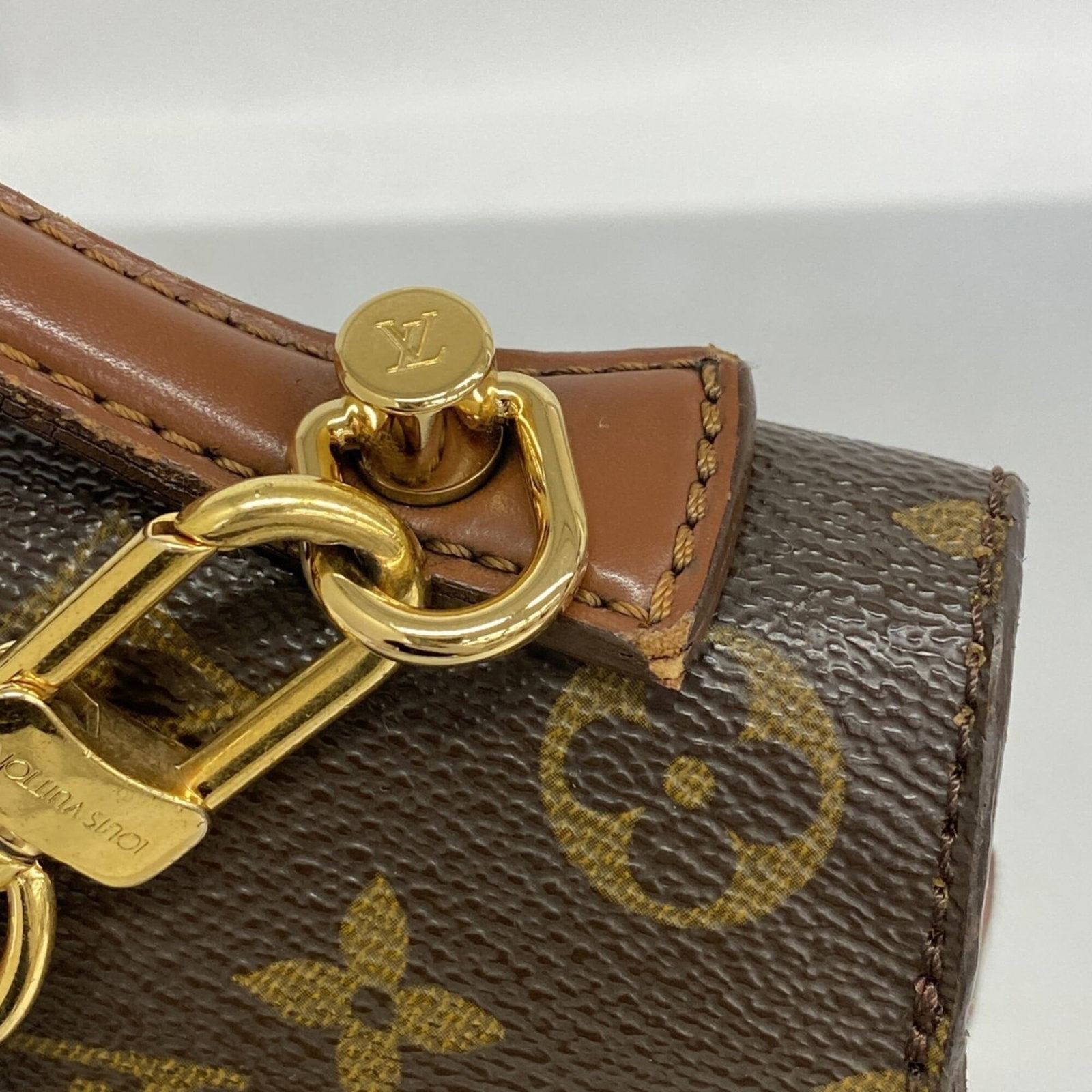 Handbag by Louis Vuitton - 11