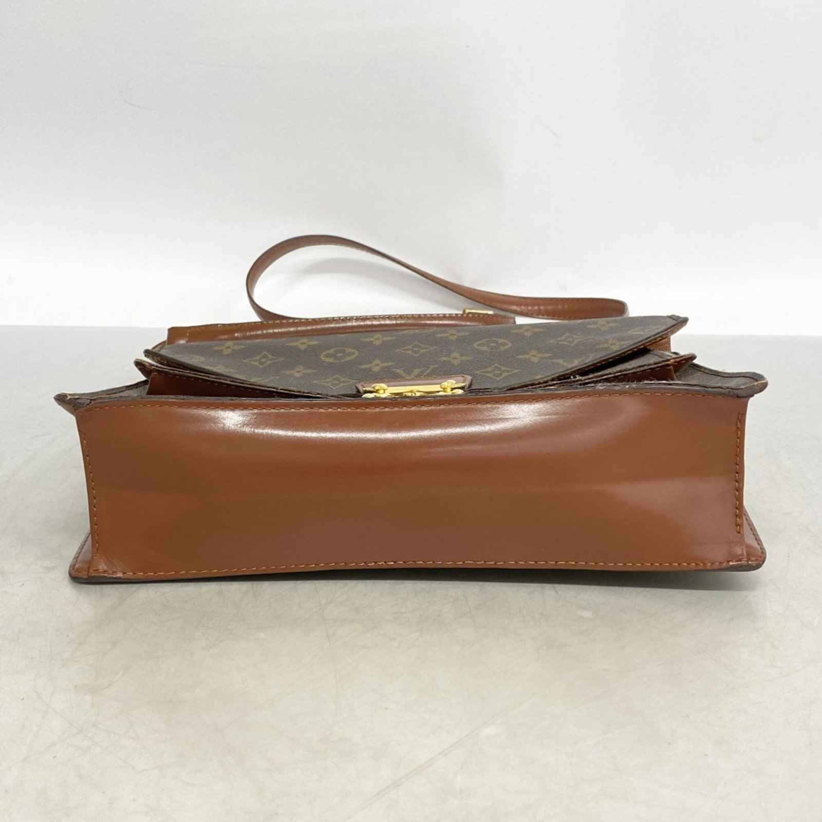 Handbag by Louis Vuitton - 3