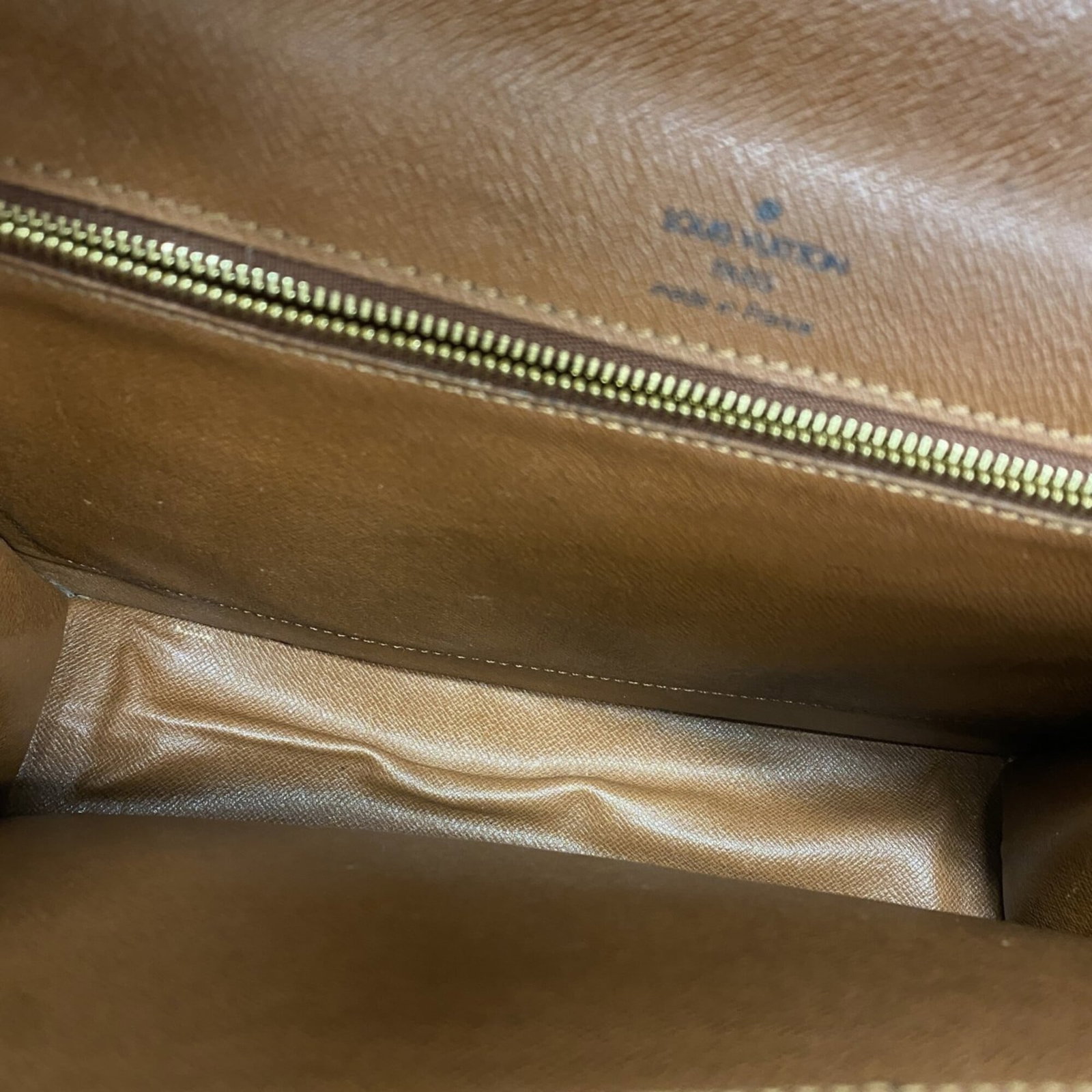 Handbag by Louis Vuitton - 4