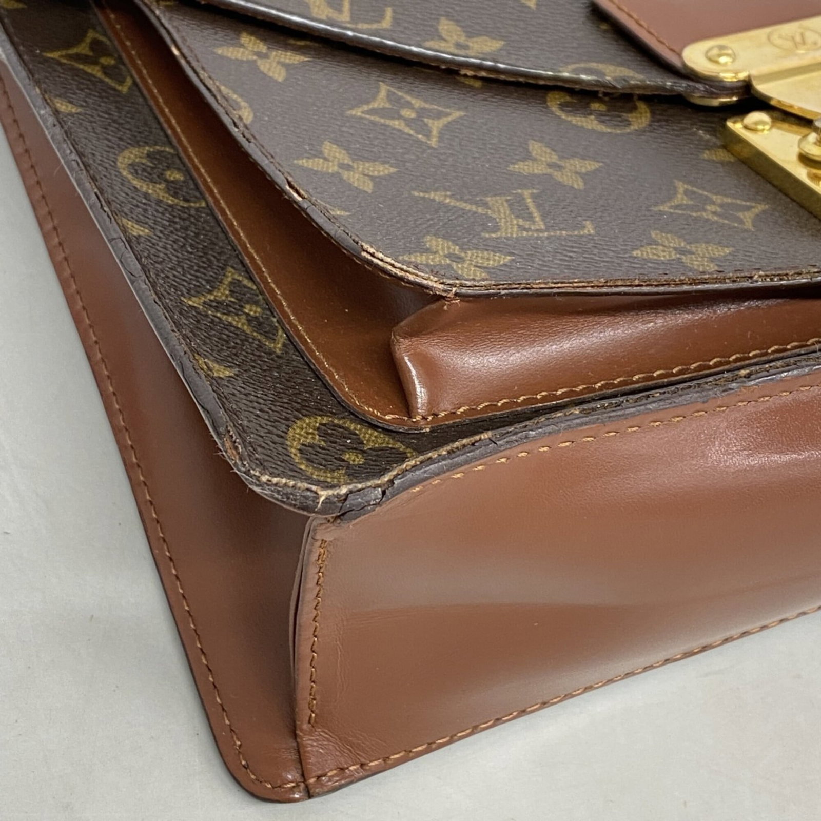 Handbag by Louis Vuitton - 6