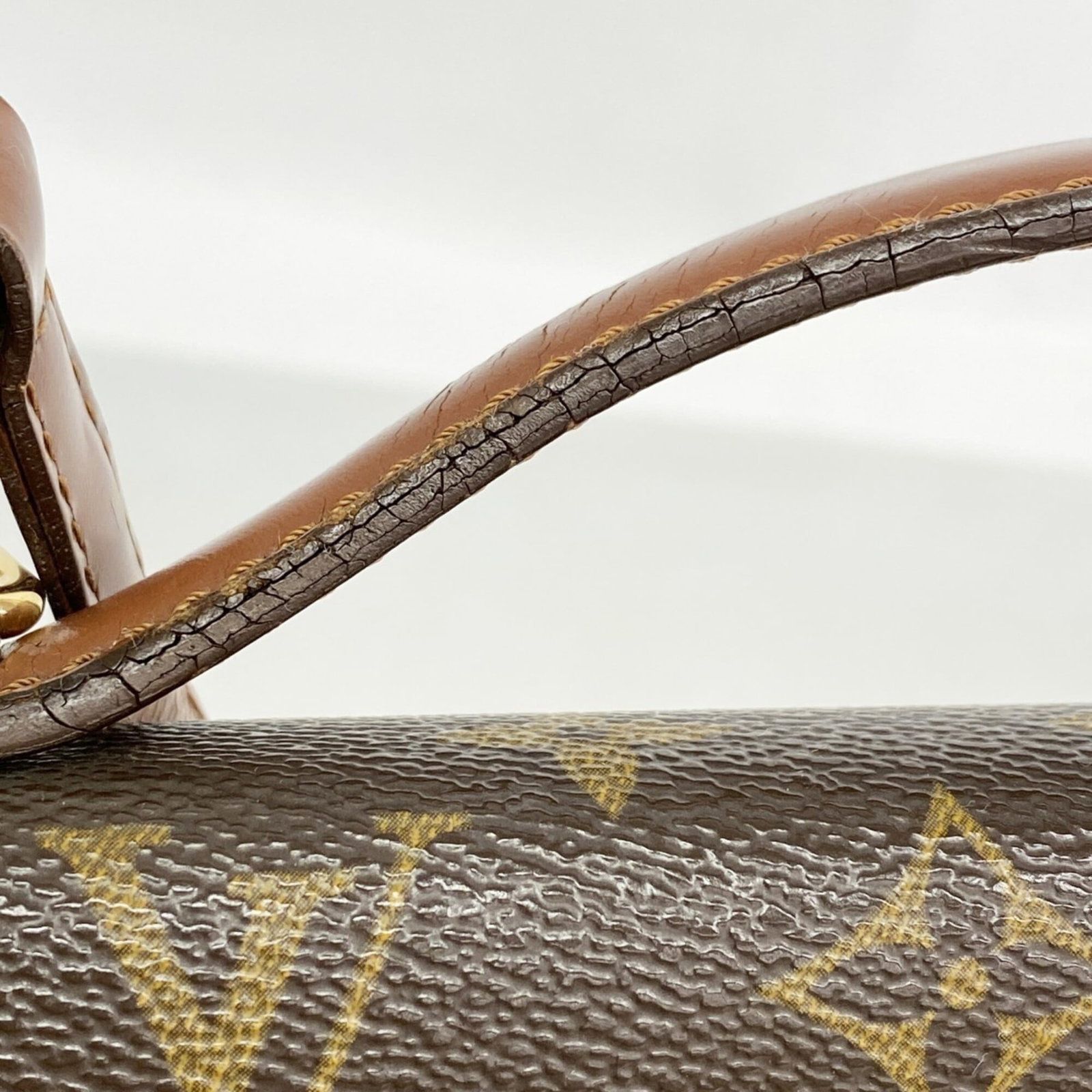 Handbag by Louis Vuitton - 8