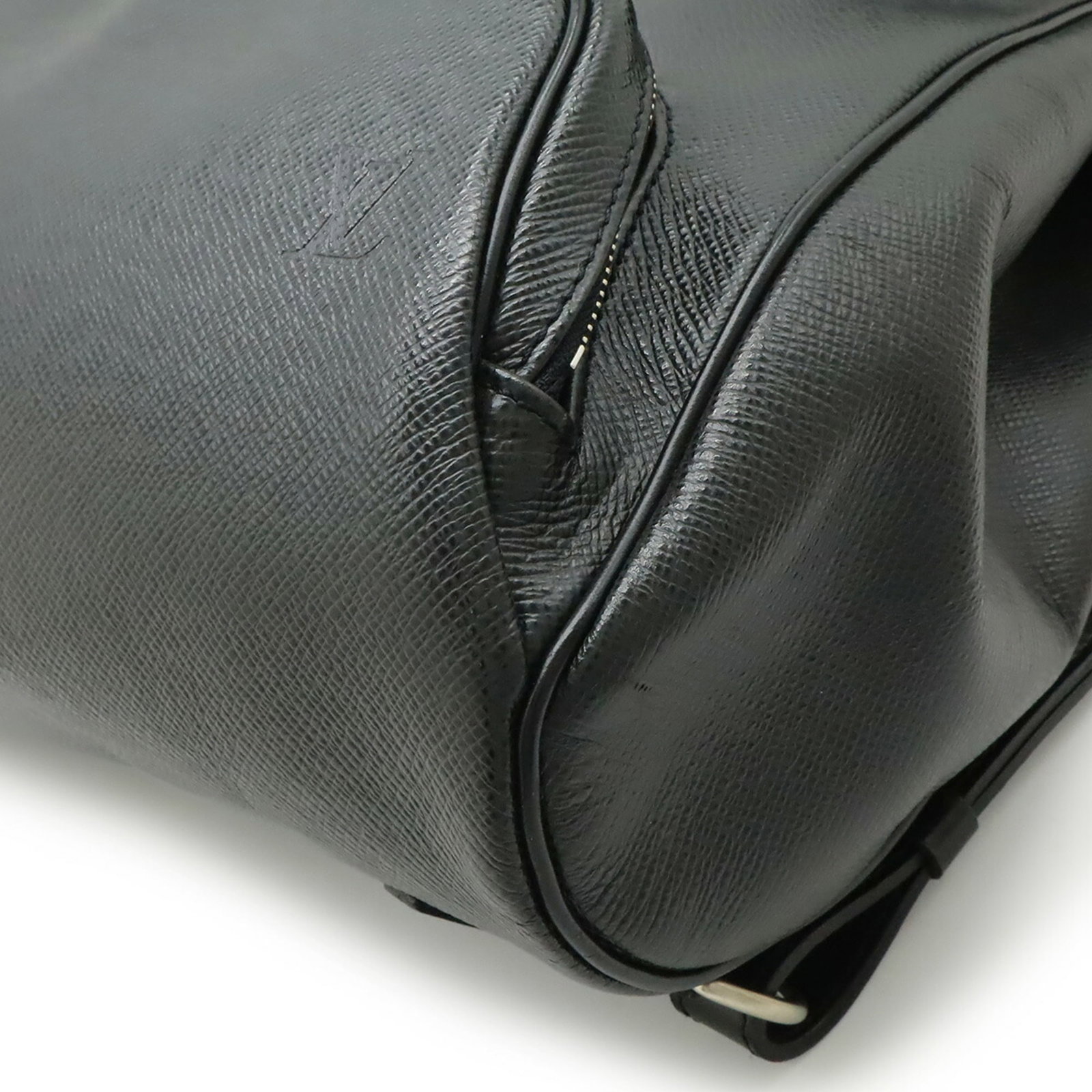 Backpack Taiga Leather Louis Vuitton - 4