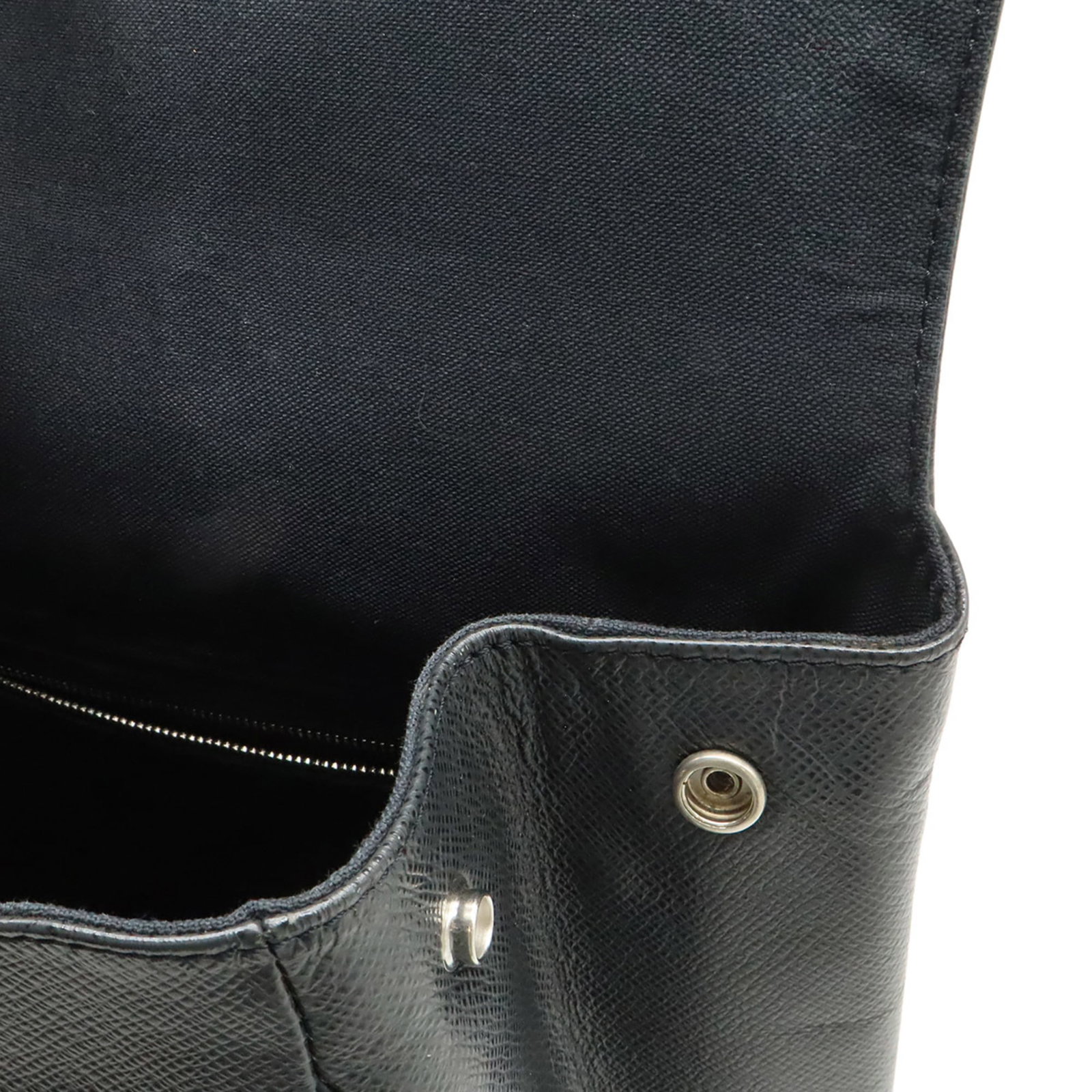 Backpack Taiga Leather Louis Vuitton - 8