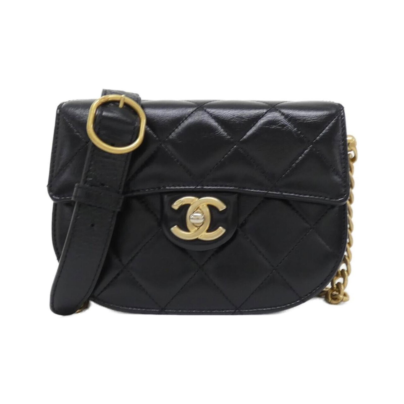 Shoulder bag leather Chanel: Shoulder bag leather Chanel This black leather shoulder bag from Chanel features a classic design with clean lines and a timeless aesthetic. With its durable construction and comfortable size, it's pe